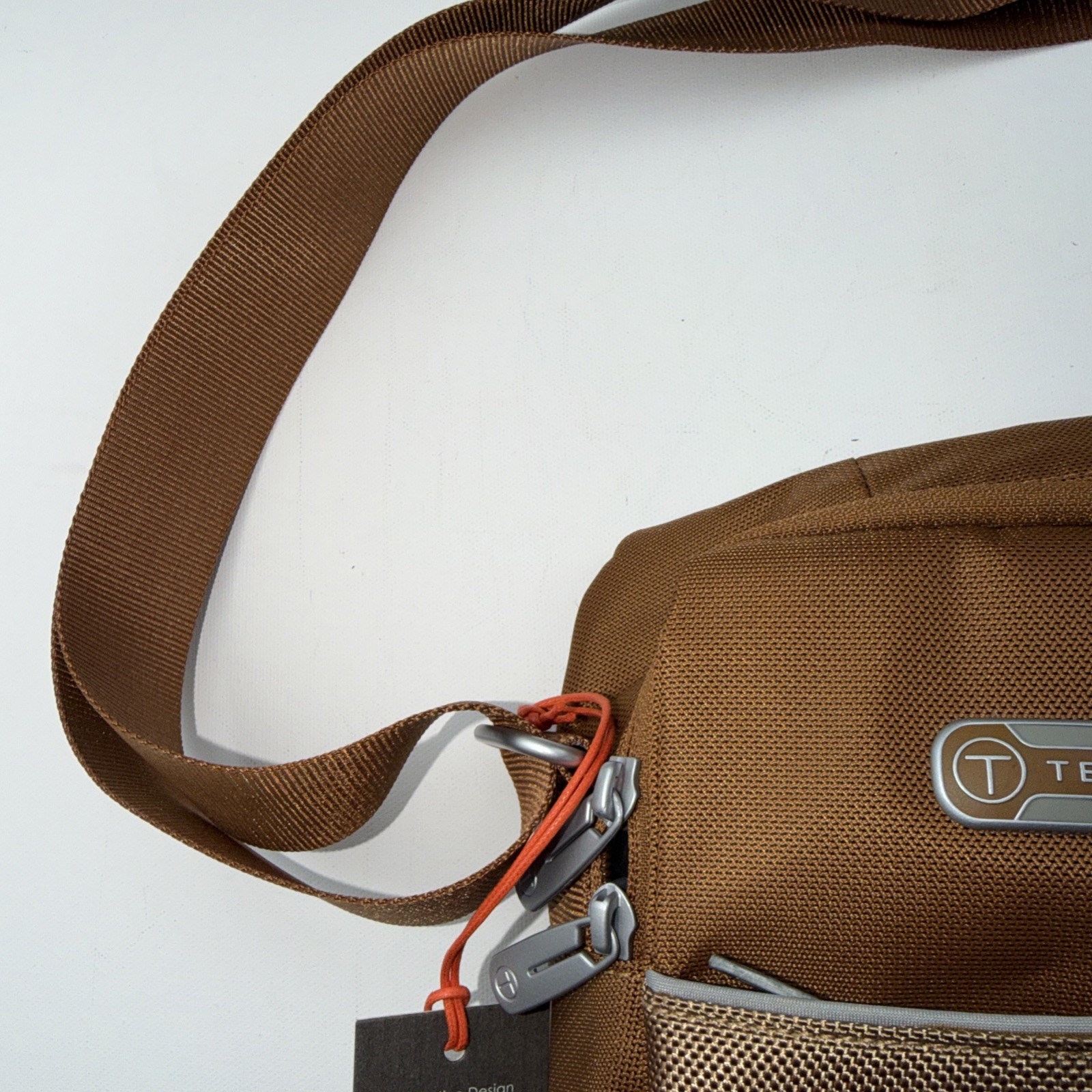 Tumi T-Tech Crossbody Sling Pack Messenger Travel Bag Brown Style 57436RU