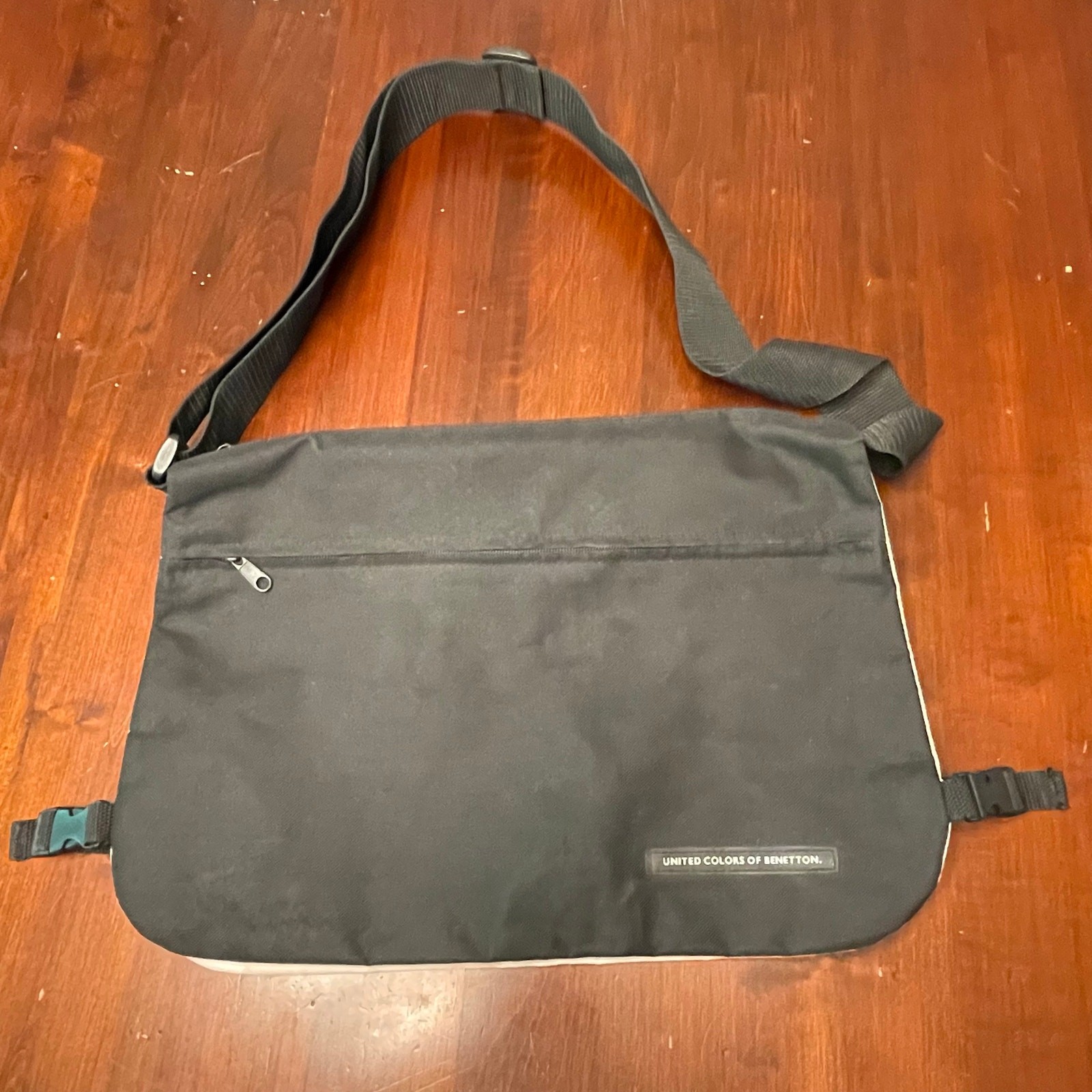 United Colors of Benetton Messenger Bag Reversible Black Tan Polyester Zip