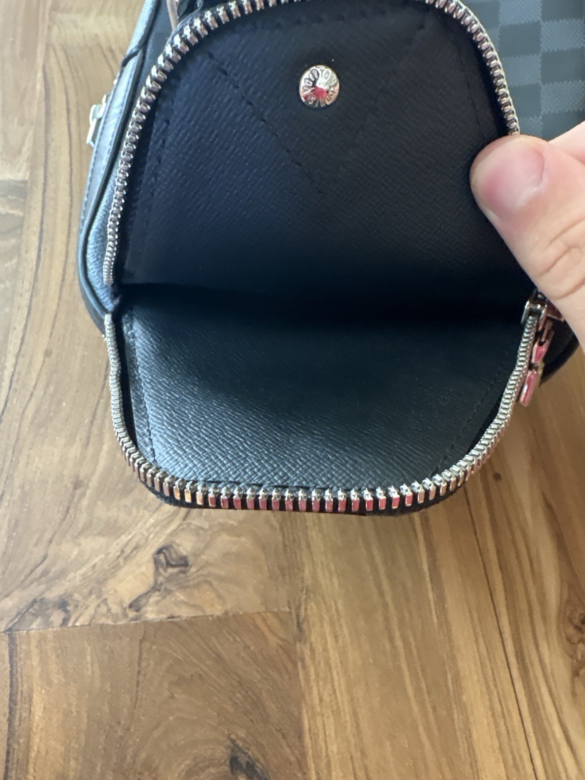 Authentic Louis Vuitton Avenue Sling Bag