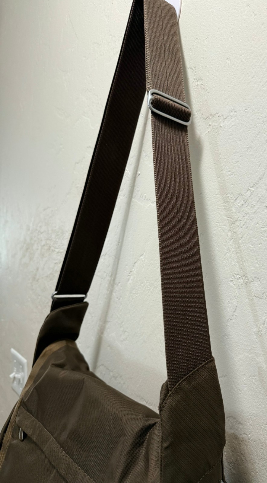 Tumi-T-Tech #5112B Messenger Bag Travel Shoulder Carrier Brown