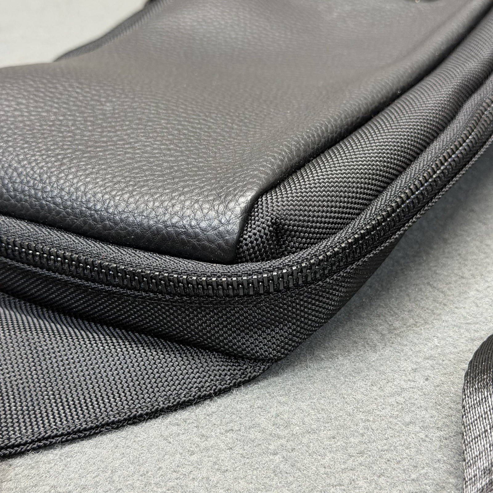 Robert Graham Mixed Media Sling Bag / Crossbody – Black Pebble Small Bag