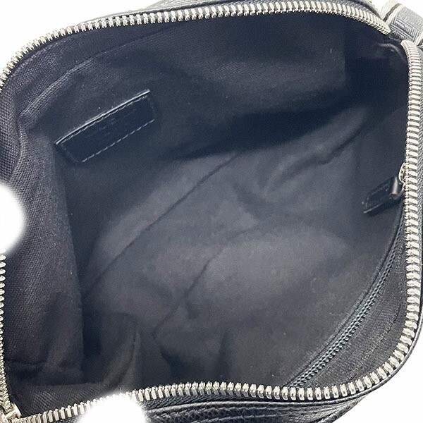 ■Authentic Salvatore Ferragamo logo clutch bag in black leather (size 24 8811).