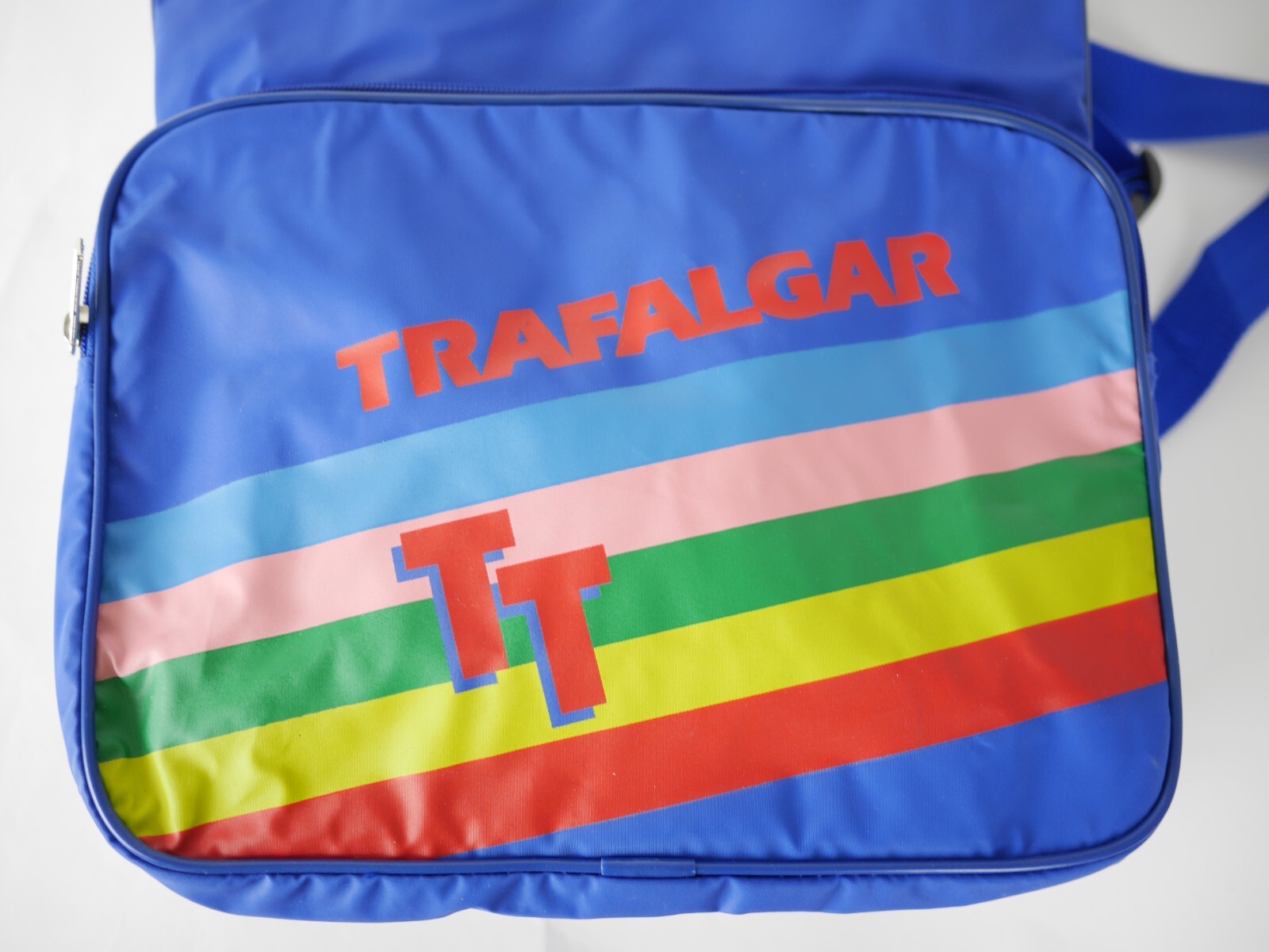 Vtg TRAFALGAR Blue & rainbow nylon Messenger Travel Bag Overnight 13.5″x12.5″