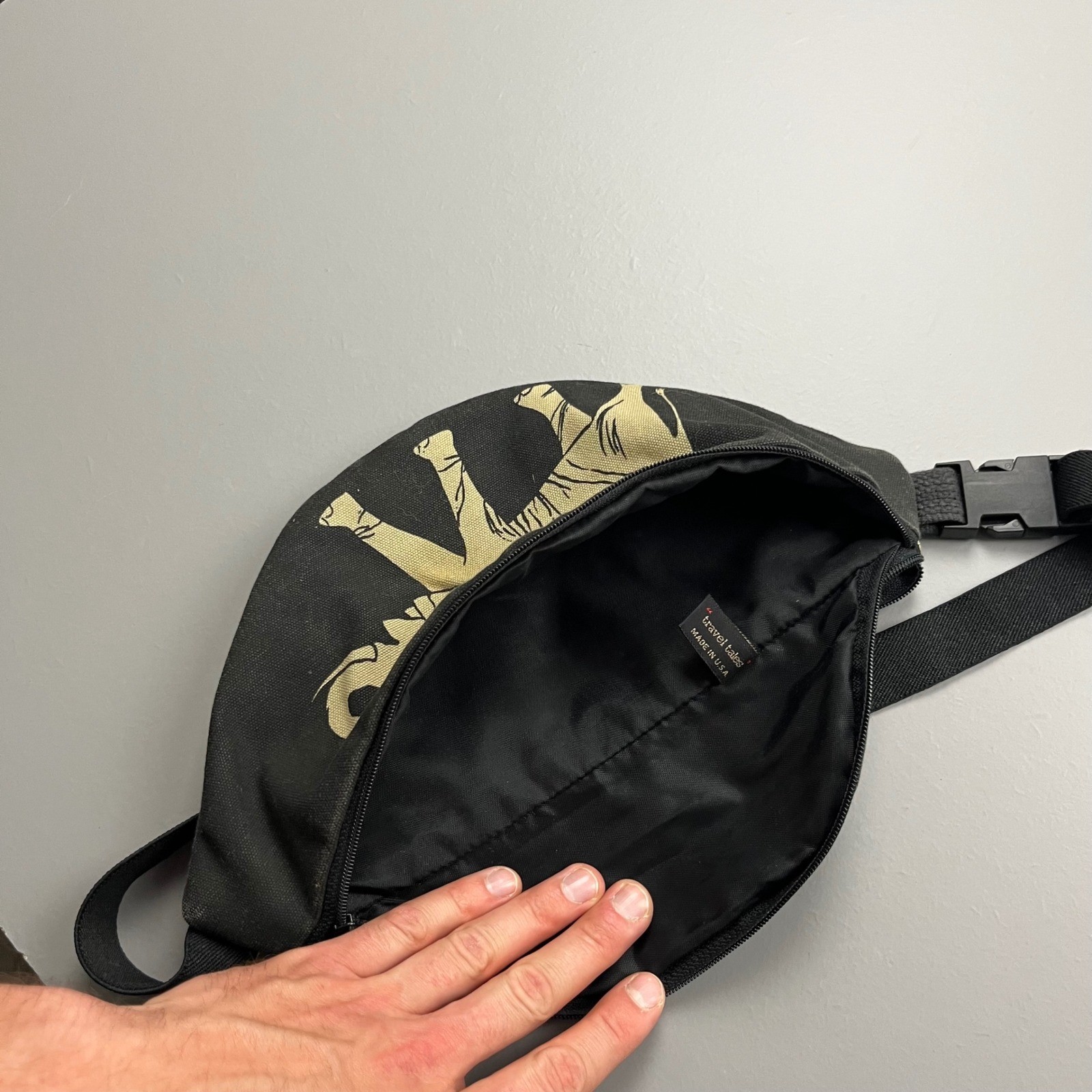 Travel Tales Fanny Pack Unisex OS Black Safari Elephant Zebra Giraffe Canvas Bag
