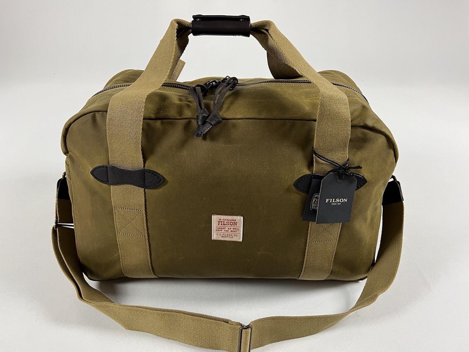 FILSON MEDIUM TIN CLOTH DUFFLE BAG DARK TAN OS NWT