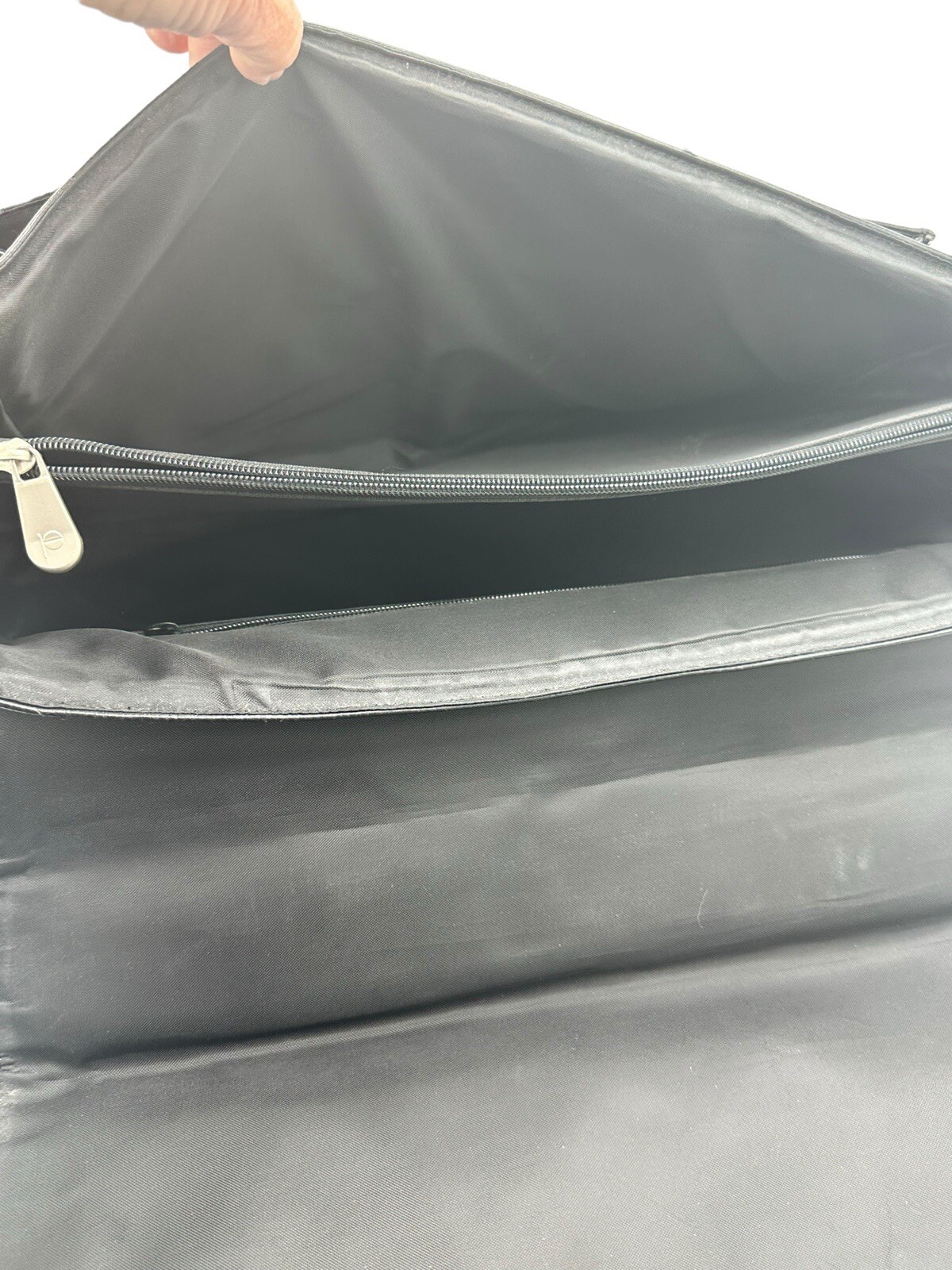 Perry Ellis Portfolio Black Genuine Leather Briefcase Black Many Pockets FLAW