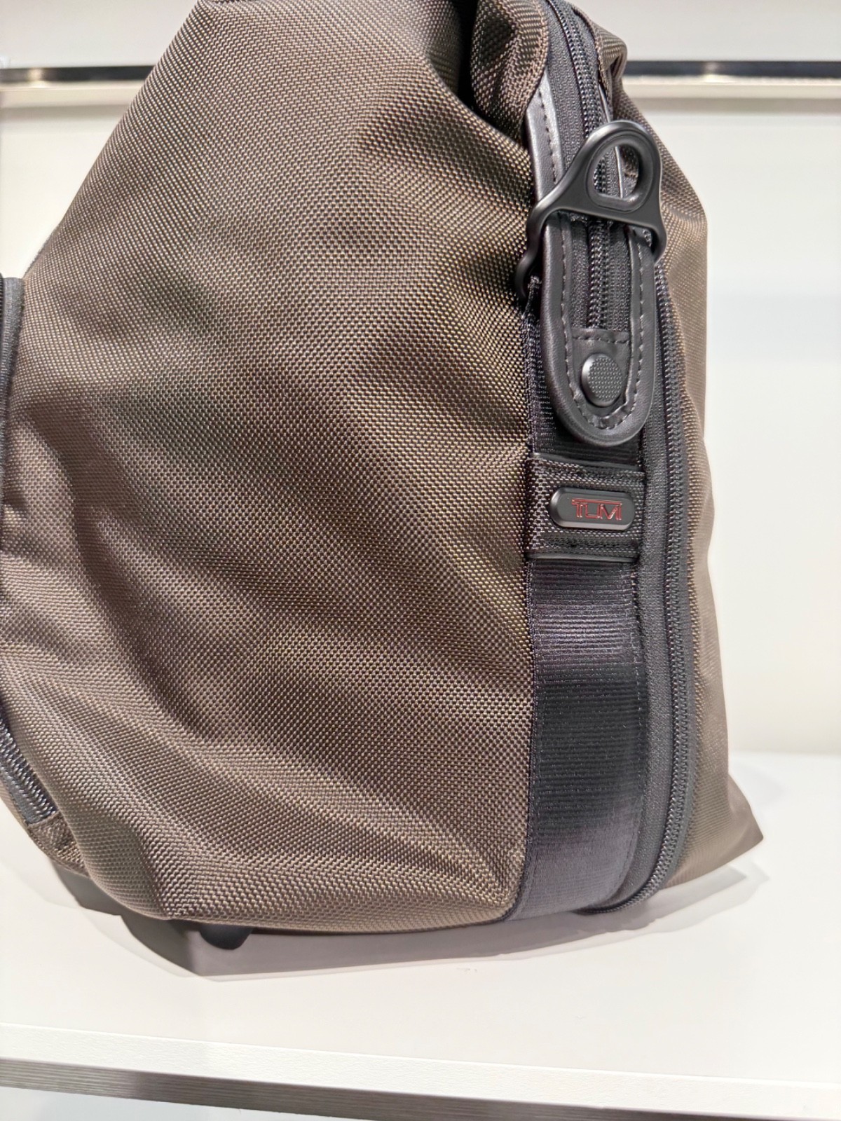 NEW Tumi GEN 4.3 – 18.5” Expandable SOFT TRAVEL Satchel Duffel Bag COFFEE BROWN