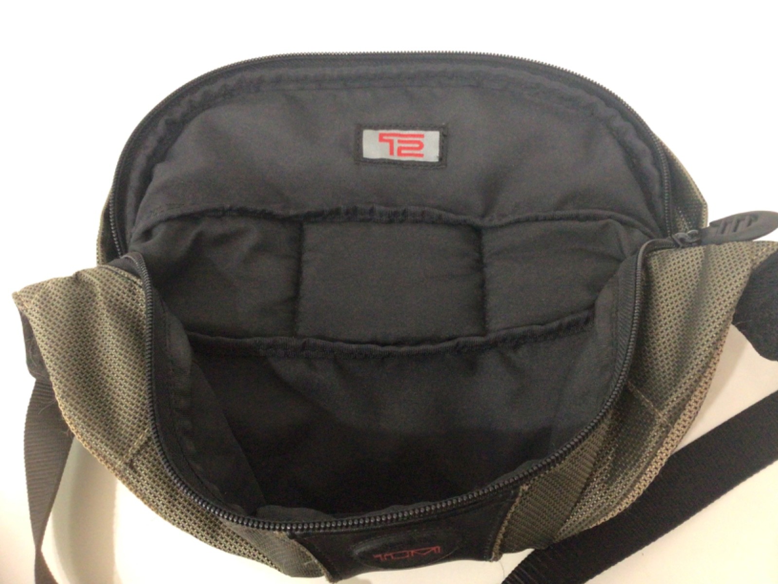 Tumi T2 Pewter Ballistic Nylon Fanny Pack Waist Pouch Unisex Adult
