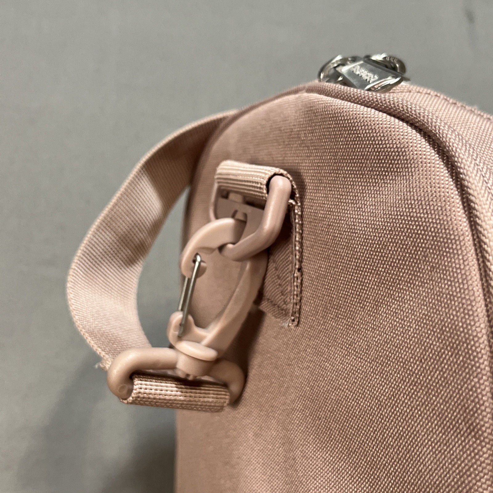 Herschel Supply Co. Novel Duffle Bag Ash Rose Travel Bag 11.75 x 20.5 x 10