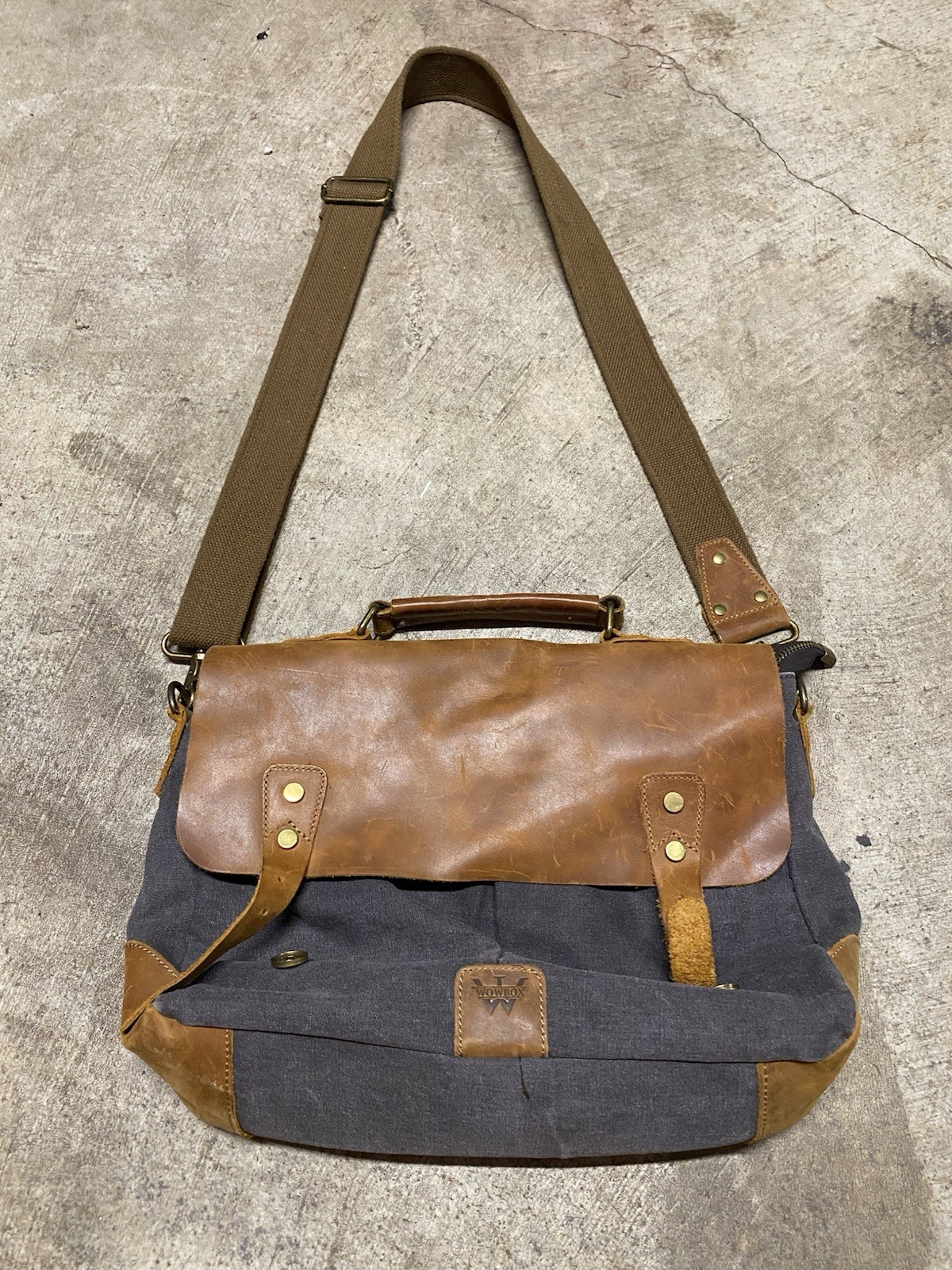 WOWBOX Brown Messenger Bag Adjustable Strap Magnetic Zip Inner Outer Pockets