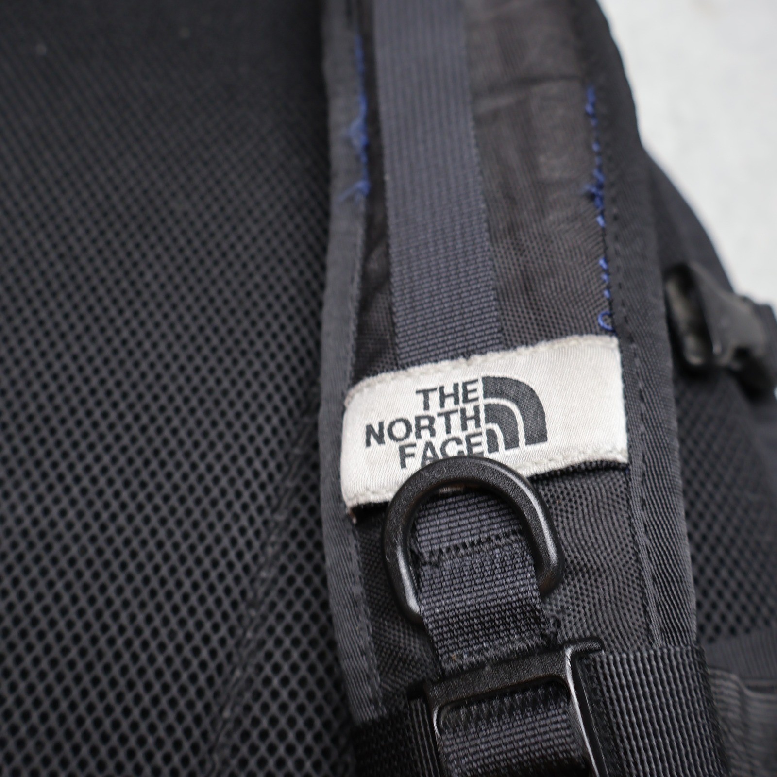 North Face Recon Backpack Mens Large Black Daypack Utility Hiking Travel Outdoor