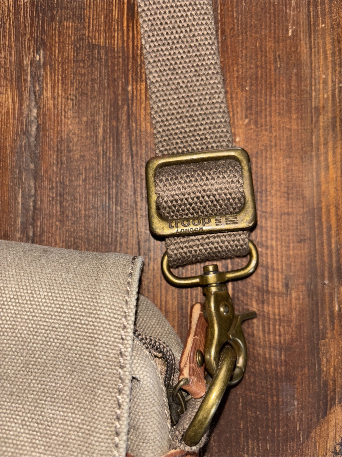 Troop London Classic Canvas Across Body Green Detachable Adjustable Strap