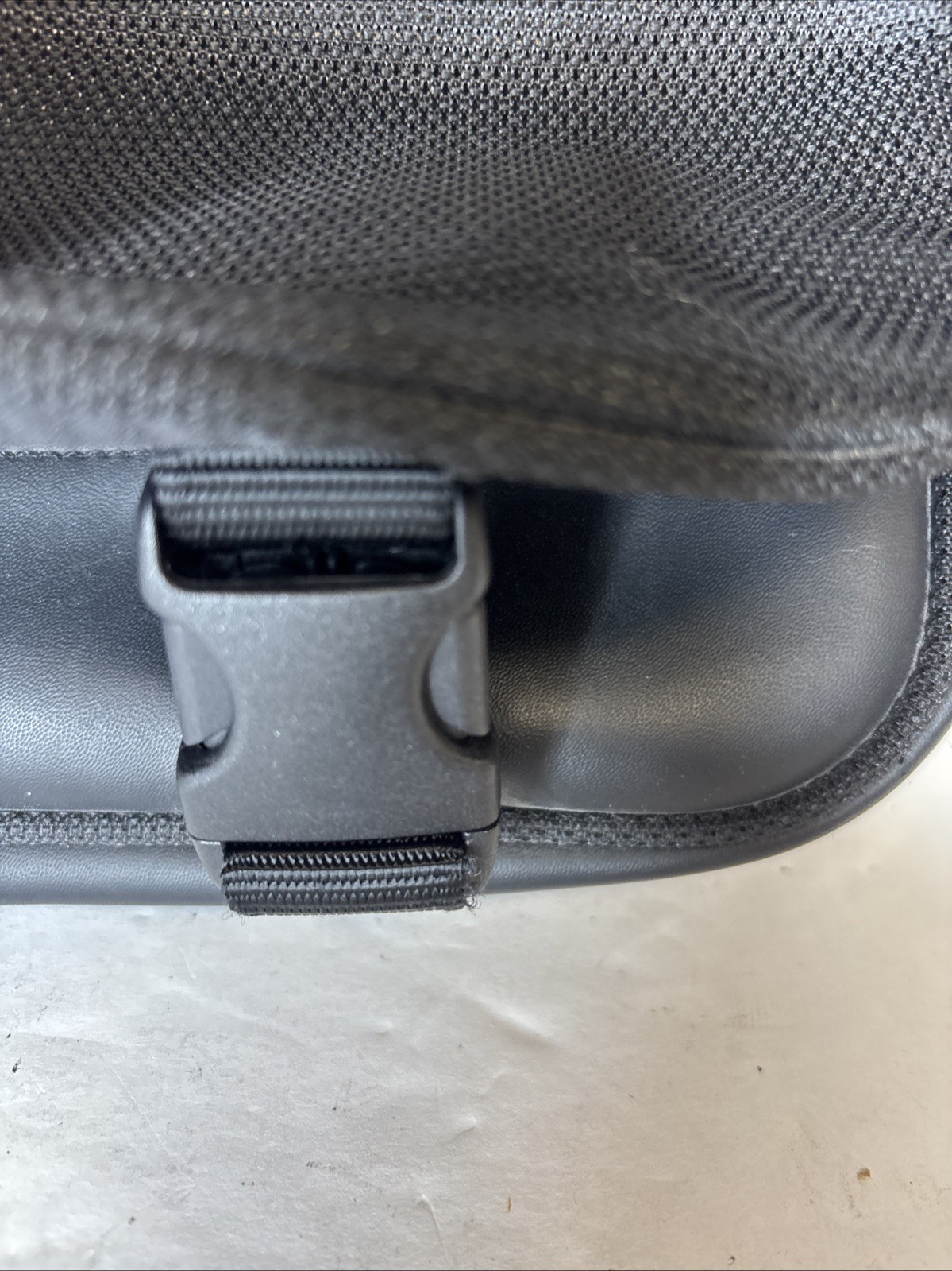 Tumi T2 Ballistic Black Messenger Briefcase Laptop Bag Nylon Black Shoulder