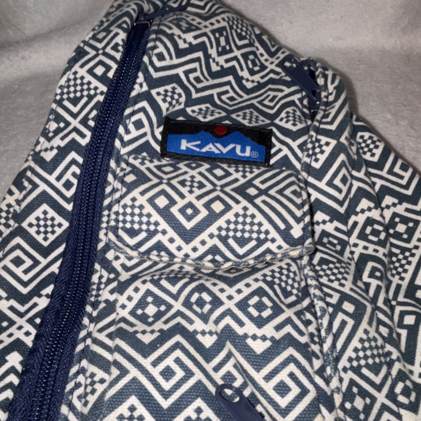 KAVU Lot of 2 Sling Bag Crossbody Adjustable Strap Zipper Geometric Multi
