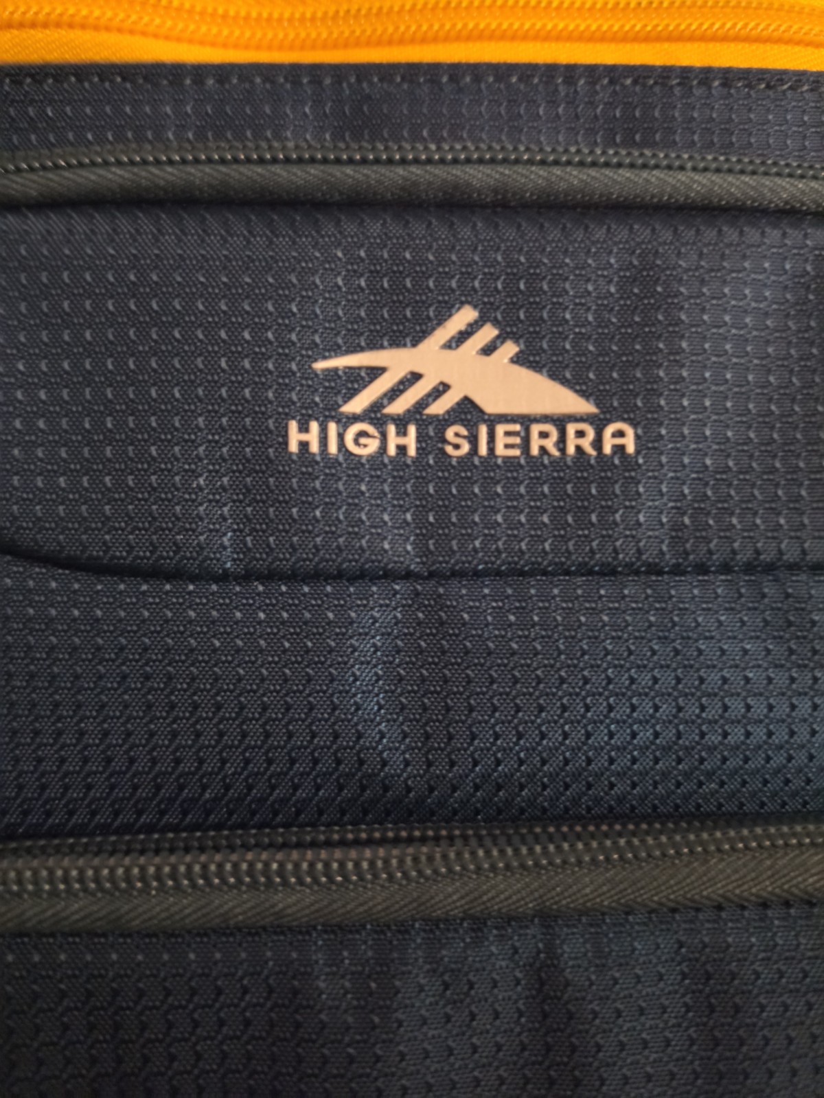 High Siera Travel Backpack, 2-Inch Expansion, WetPak Pockets, 20″ Laptop Slot