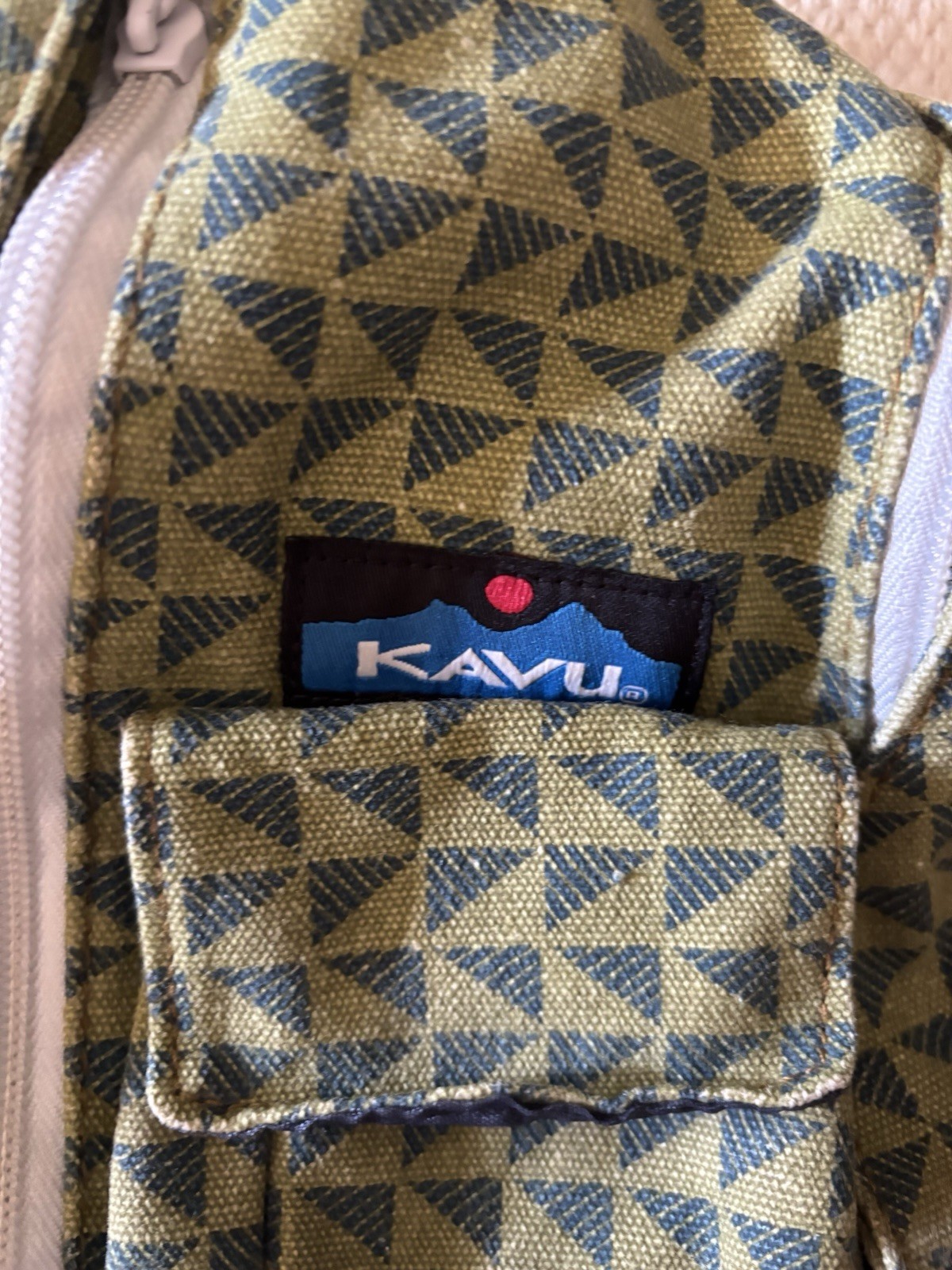 KAVU Rope Sling Bag Crossbody Backpack Outdoors Travel Hiking Unisex Canvas Pack