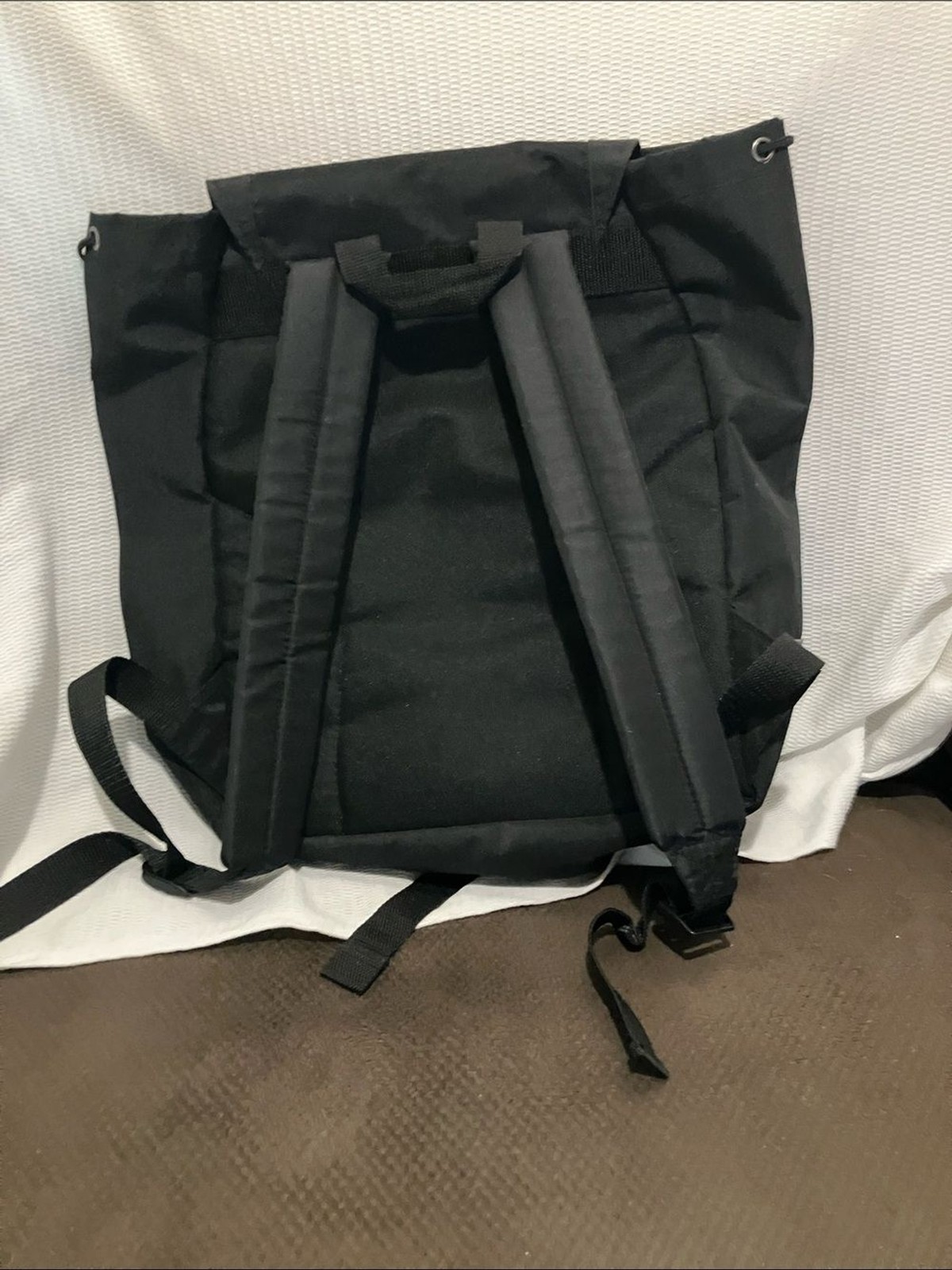 Classic Black Men’s Backpack with Buckle Closure – Leeds