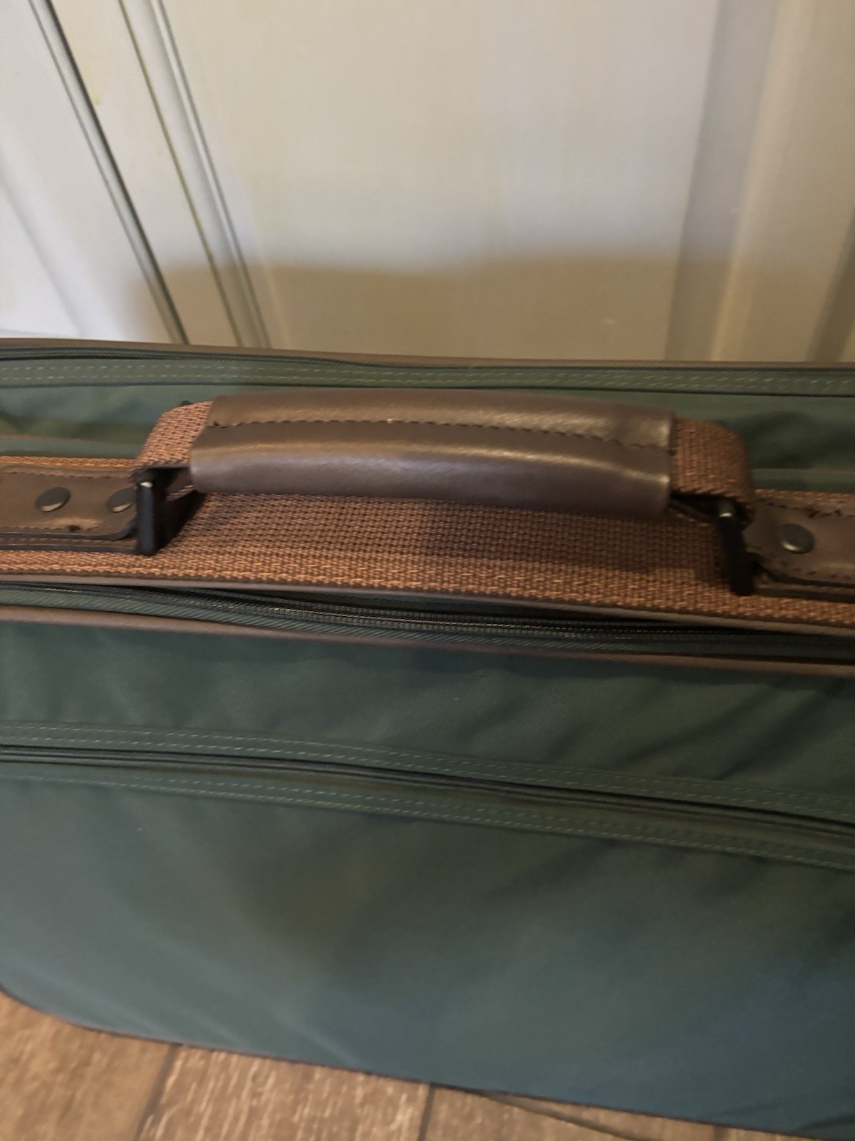 Tumi 2Way Briefcase Messenger Bag Green Brown Strips Strap Taiwan ROC