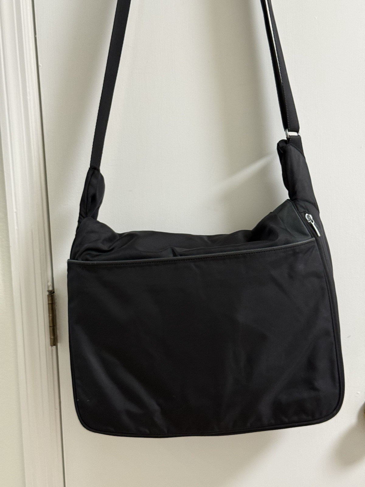 TUMI T-Tech Black Crossbody Laptop Messenger Business Travel Ballistic Nylon Bag