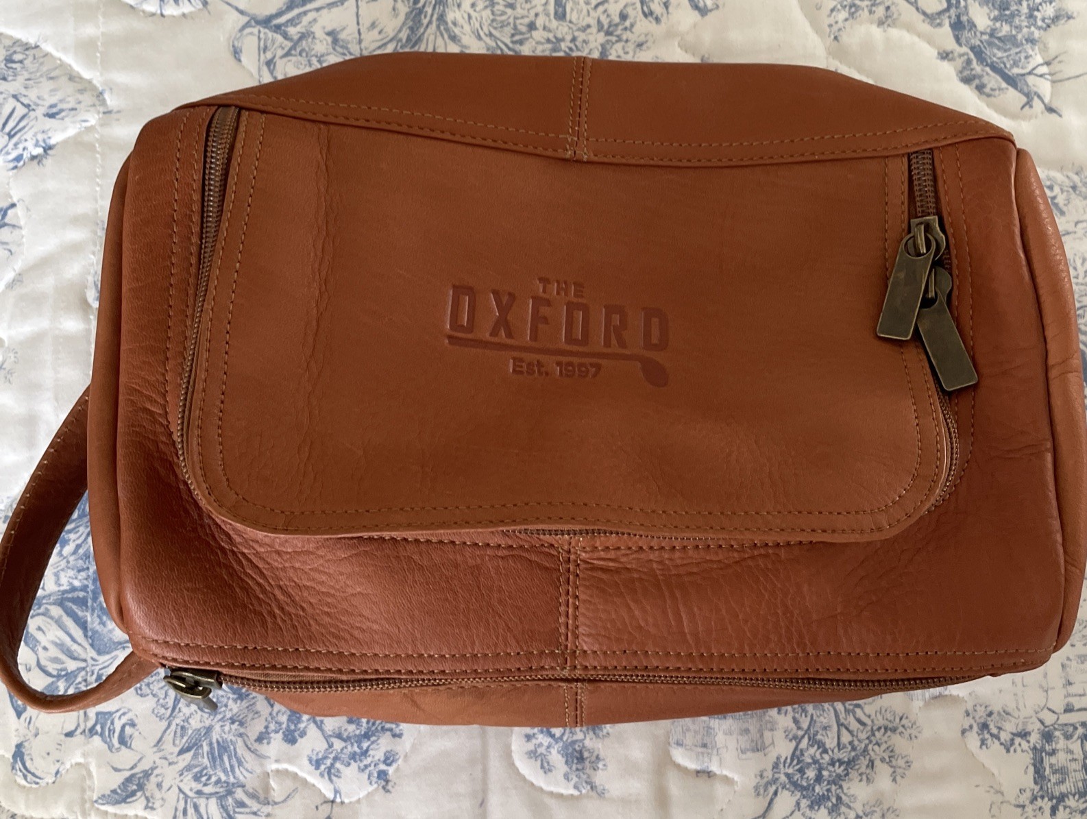 The Oxford Dopp Kit Leather Travel Toiletry Cosmetic Bag EUC By Winston Collec
