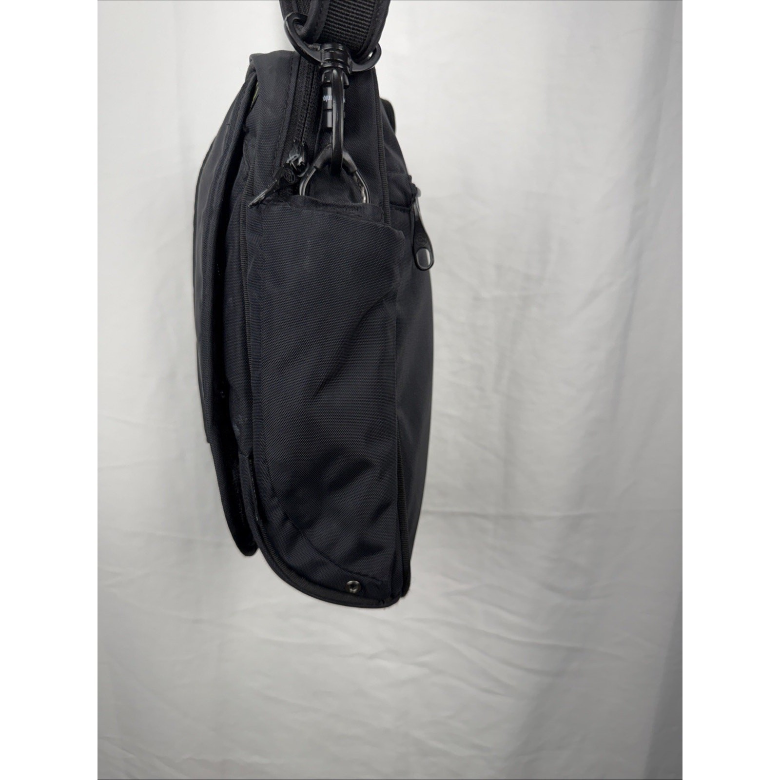 Pacsafe Metrosafe 200 Gii Unisex Messenger Bag Crossbody RFID Black Nylon Travel