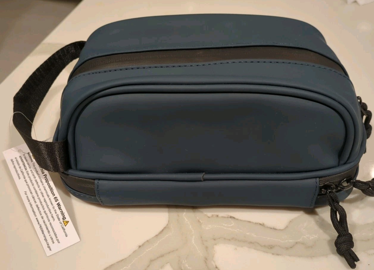 Duchamp London Rubberized Toiletry & Tech Bag w Two Zip Compartments 10x5x5″ NWT