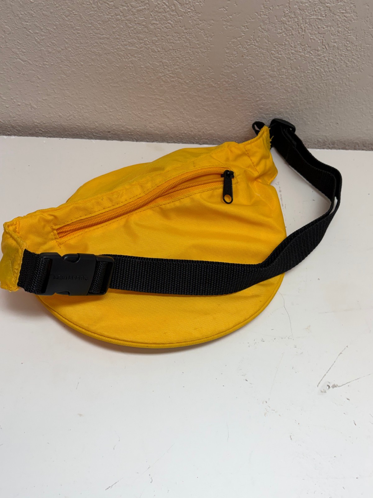 🔥 Eastsport Yellow Waist Pack Hiking Travel Bag Adjustable Strap Multi Pocket