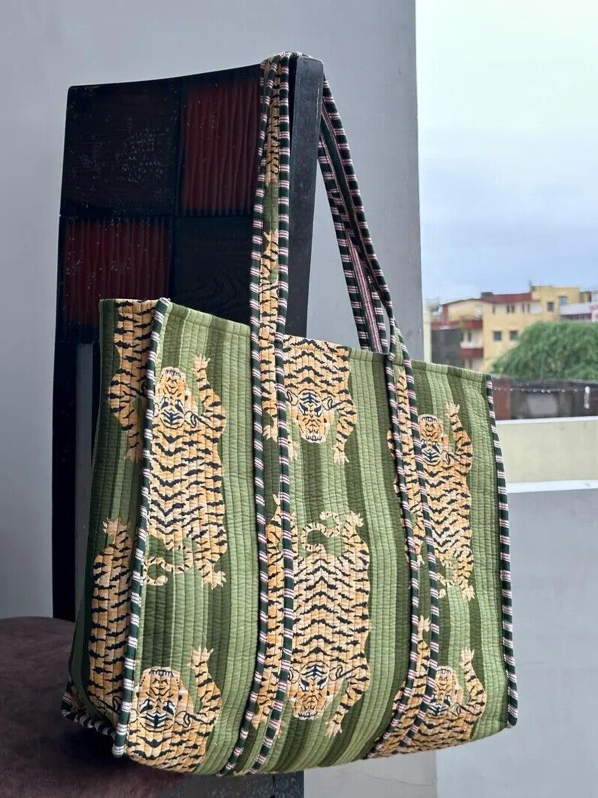 Green Tiger Print Quilted Shoulder Bag Women’s Beach Cotton Handbag