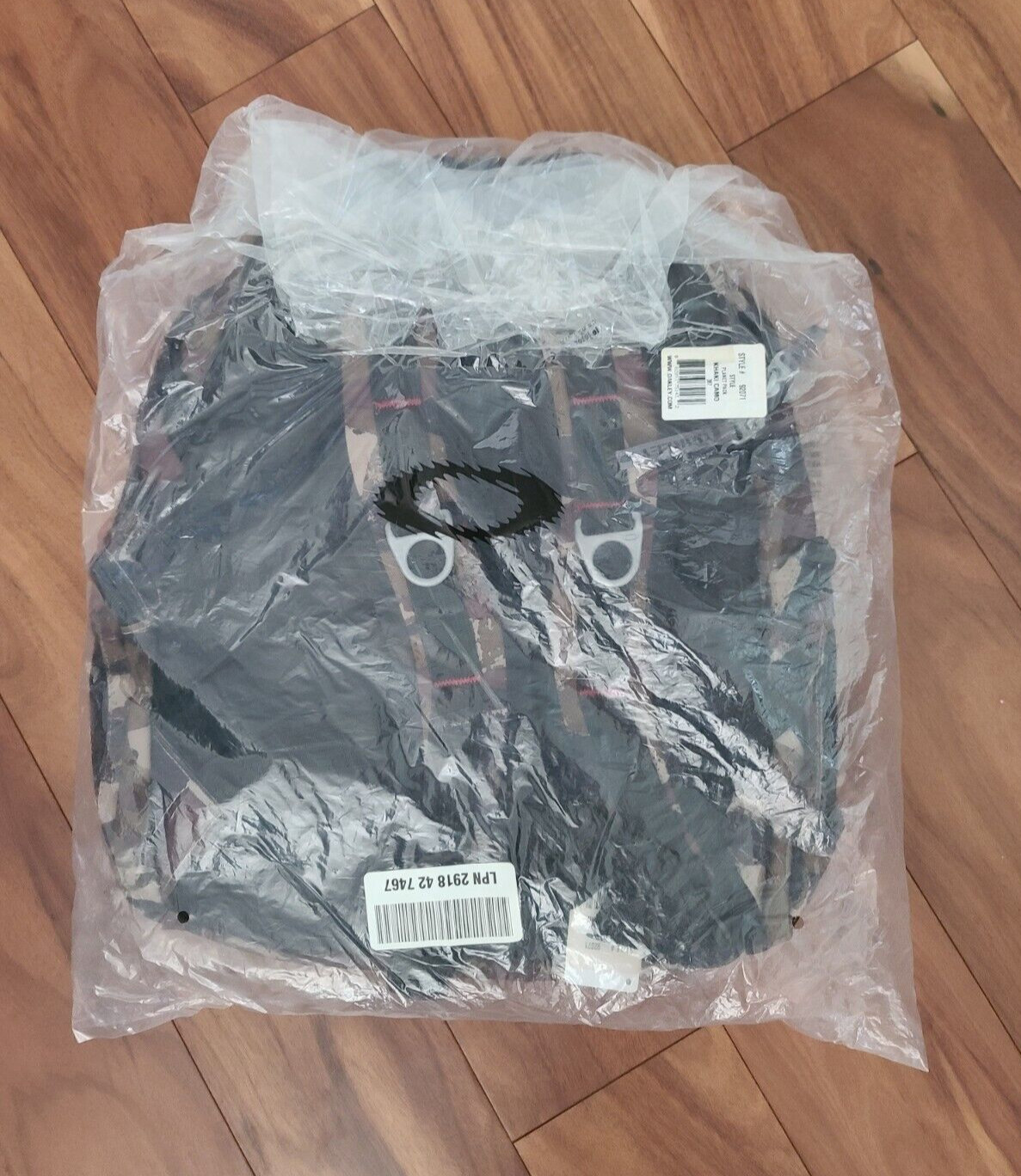 NWT Oakley Planet Pack Back Bag 18 Liter Khaki Camo Tactical Field Gear