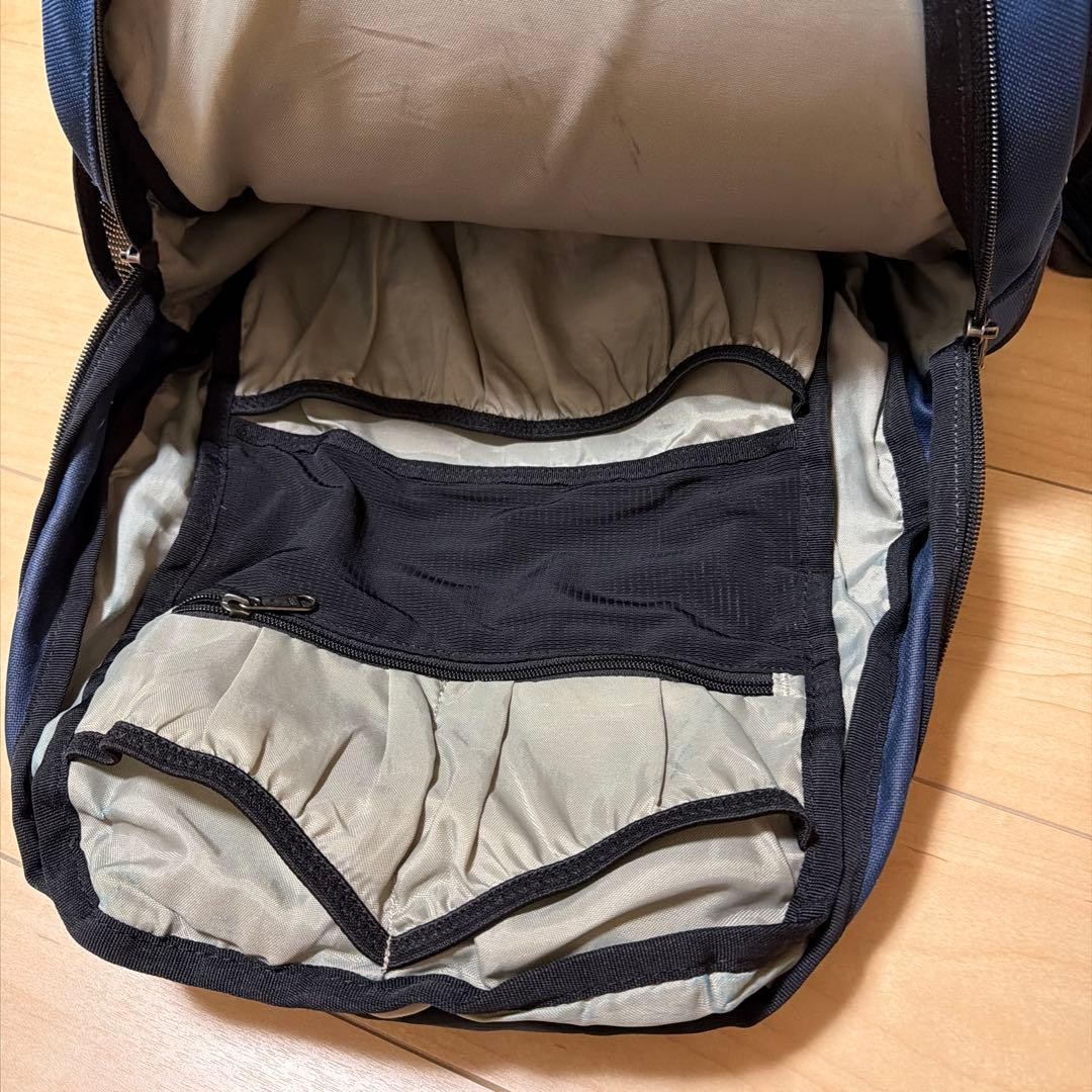 Patagonia Navy Backpack 32L Mesh Panel Travel Daypack Excellent Condition