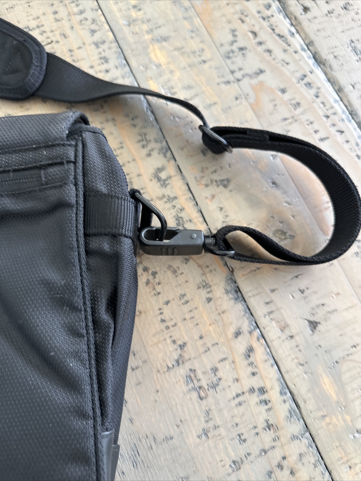 TUMI T2 Black Ballistic Nylon Carry On MESSENGER Bag Shoulder Laptop Tote 508C