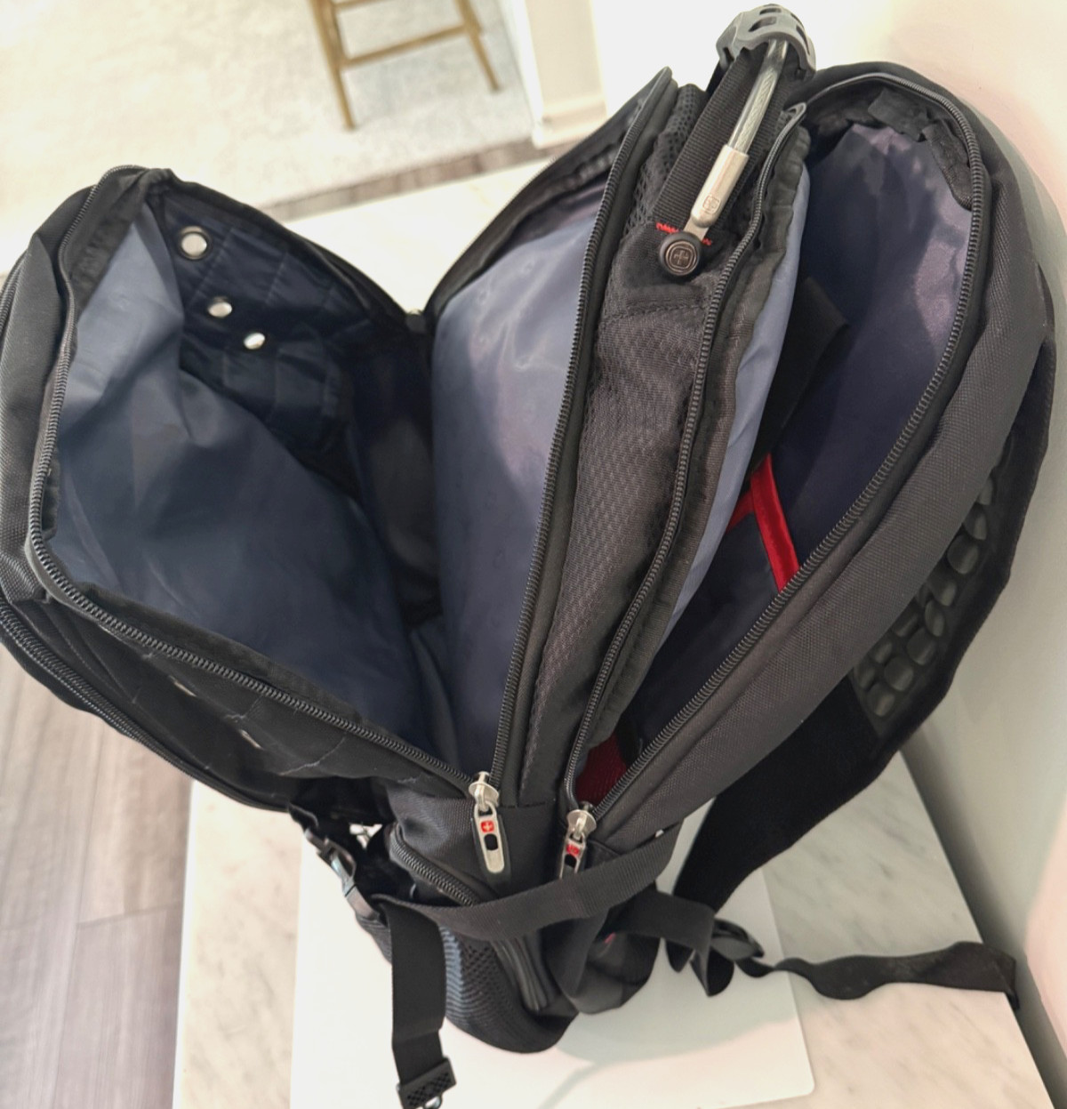 Swissgear Multifunction 17″ Laptop Bag Waterproof & Airflow Design – New w/ Tags