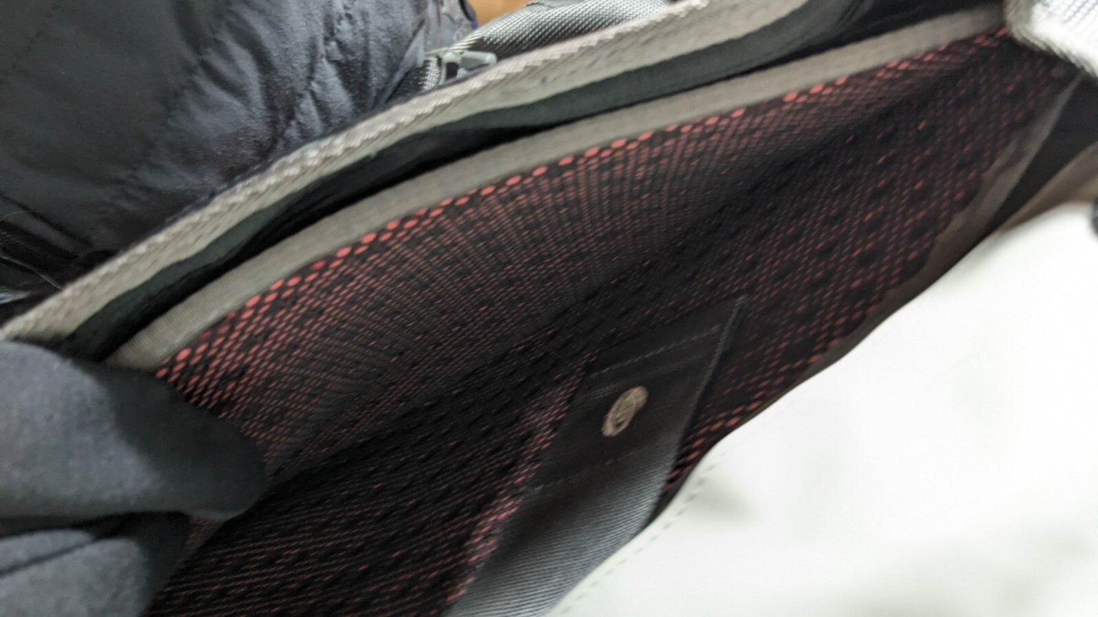 Timbuk2 Messenger Bag Briefcase Laptop Padded Pockets Push Lock Red Gray Canvas