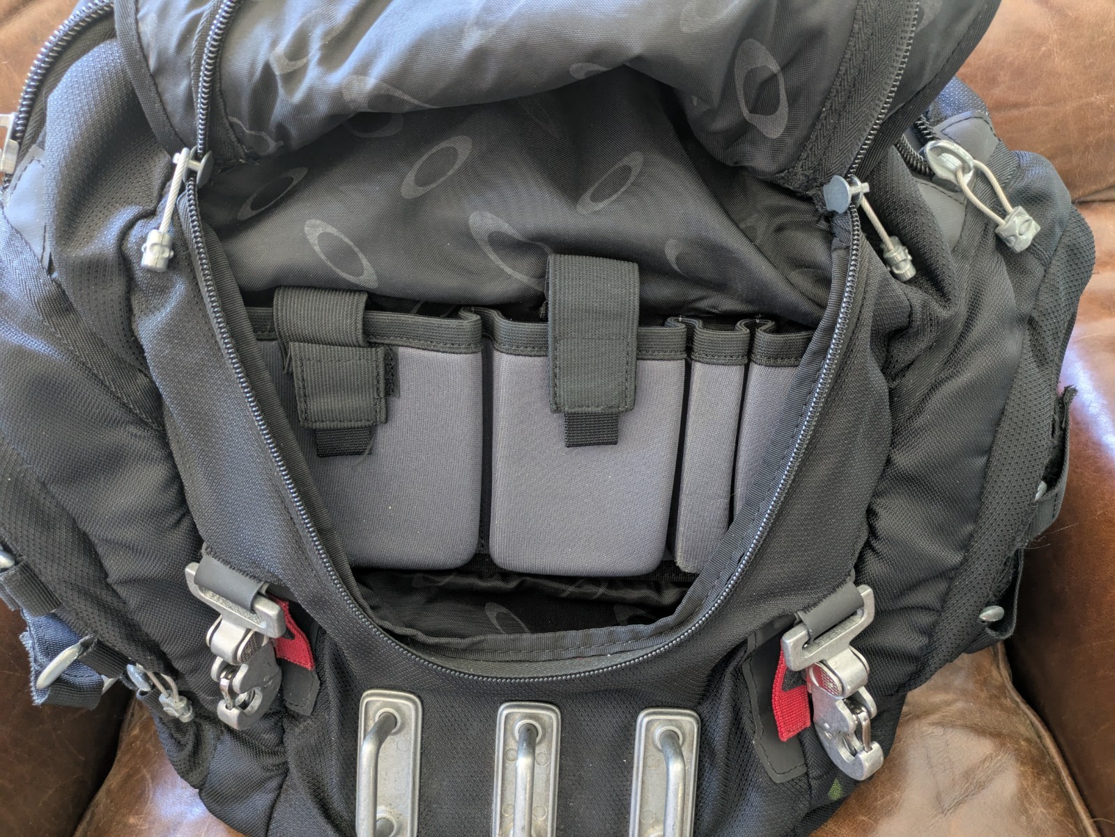Oakley Kitchen Sink Tactical Field Gear Backpack Daypack Hiking Black Stealth