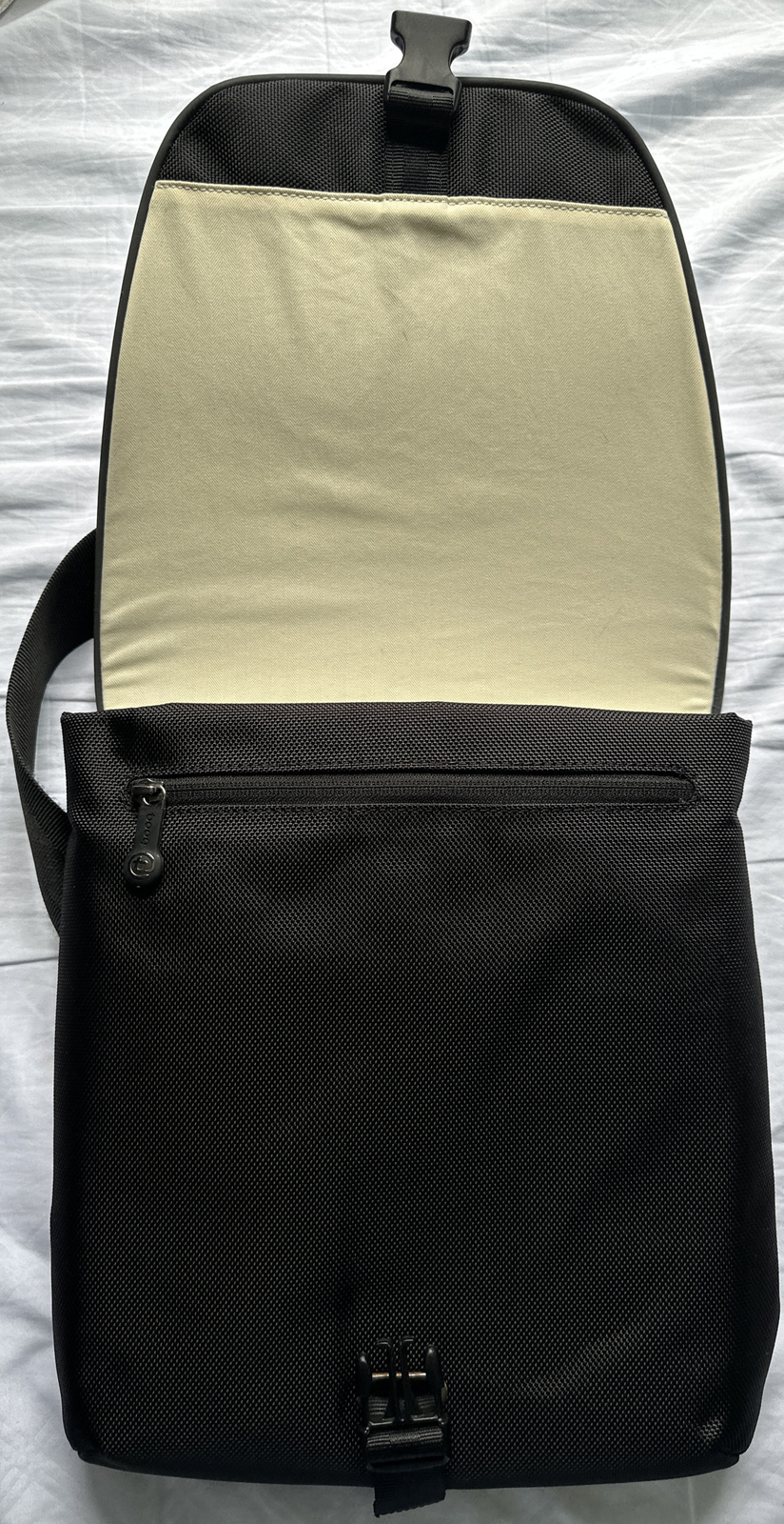 Booq Graphite Nylon Flap Laptop/Tablet Shoulder Bag Crossbody Black/Yellow