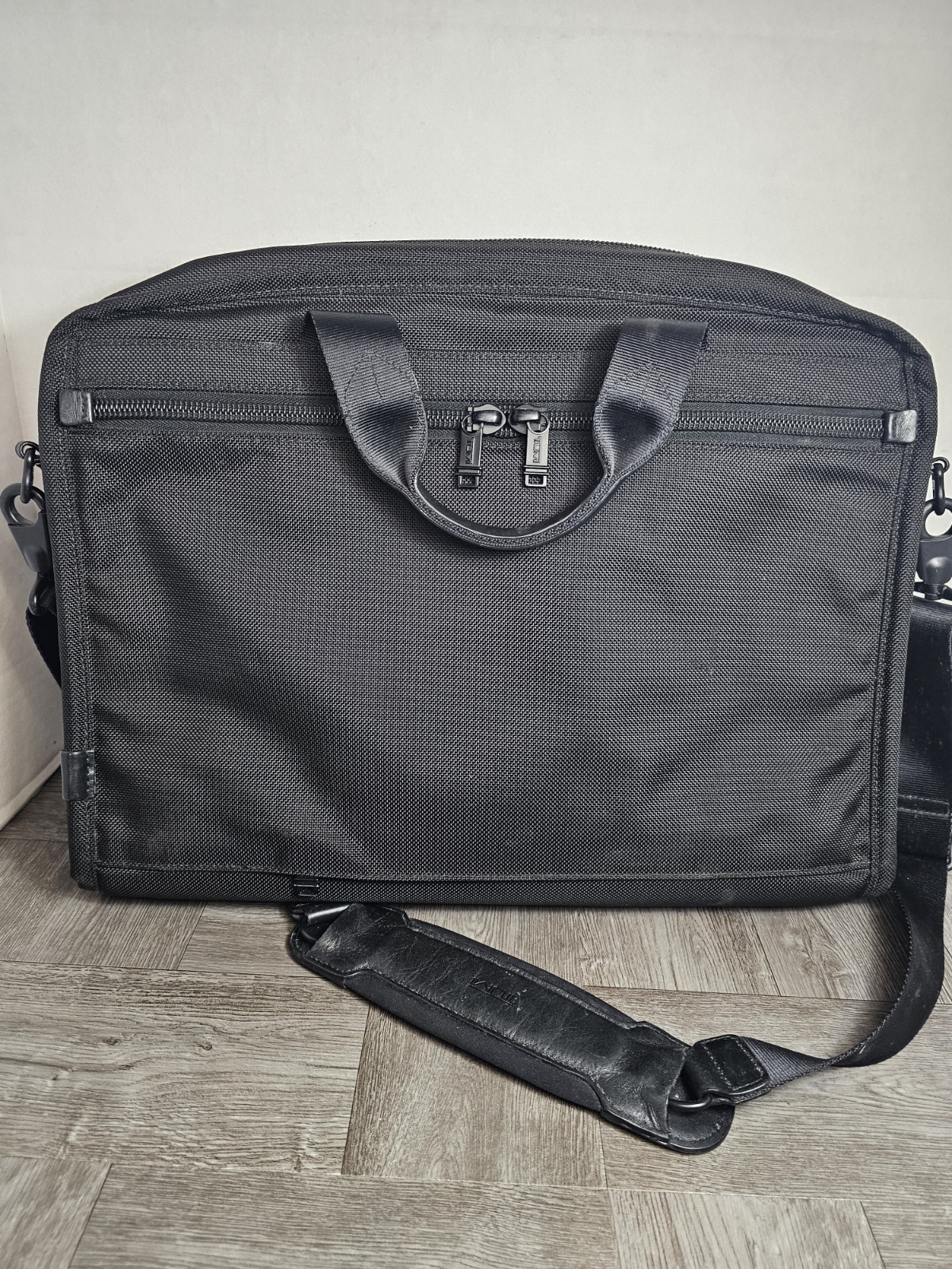 Tumi Alpha 15 inch Expandable Laptop Briefcase – Ballistic Nylon – Black