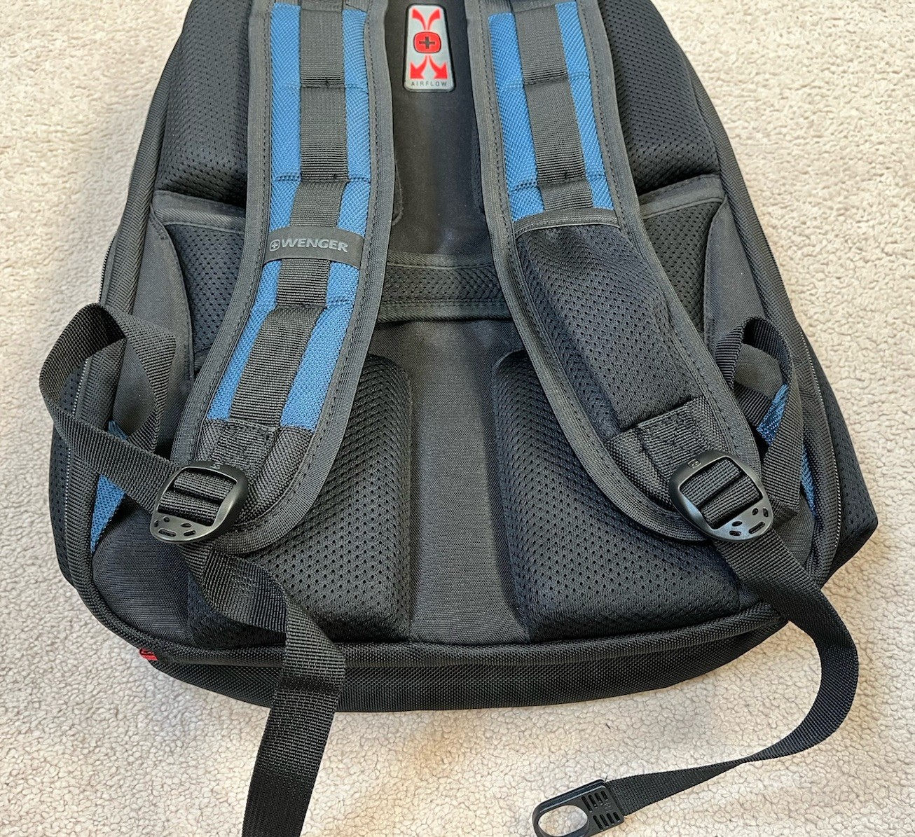 Swissgear Ibex Backpack for 17″ Laptop Navy Blue Red Black NEW WITH TAGS