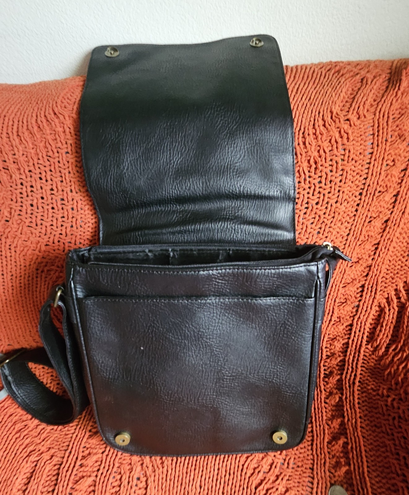 BOSS Black Messenger Crossbody Bag Adjustable Strap Magnetic Flap Zip Pockets