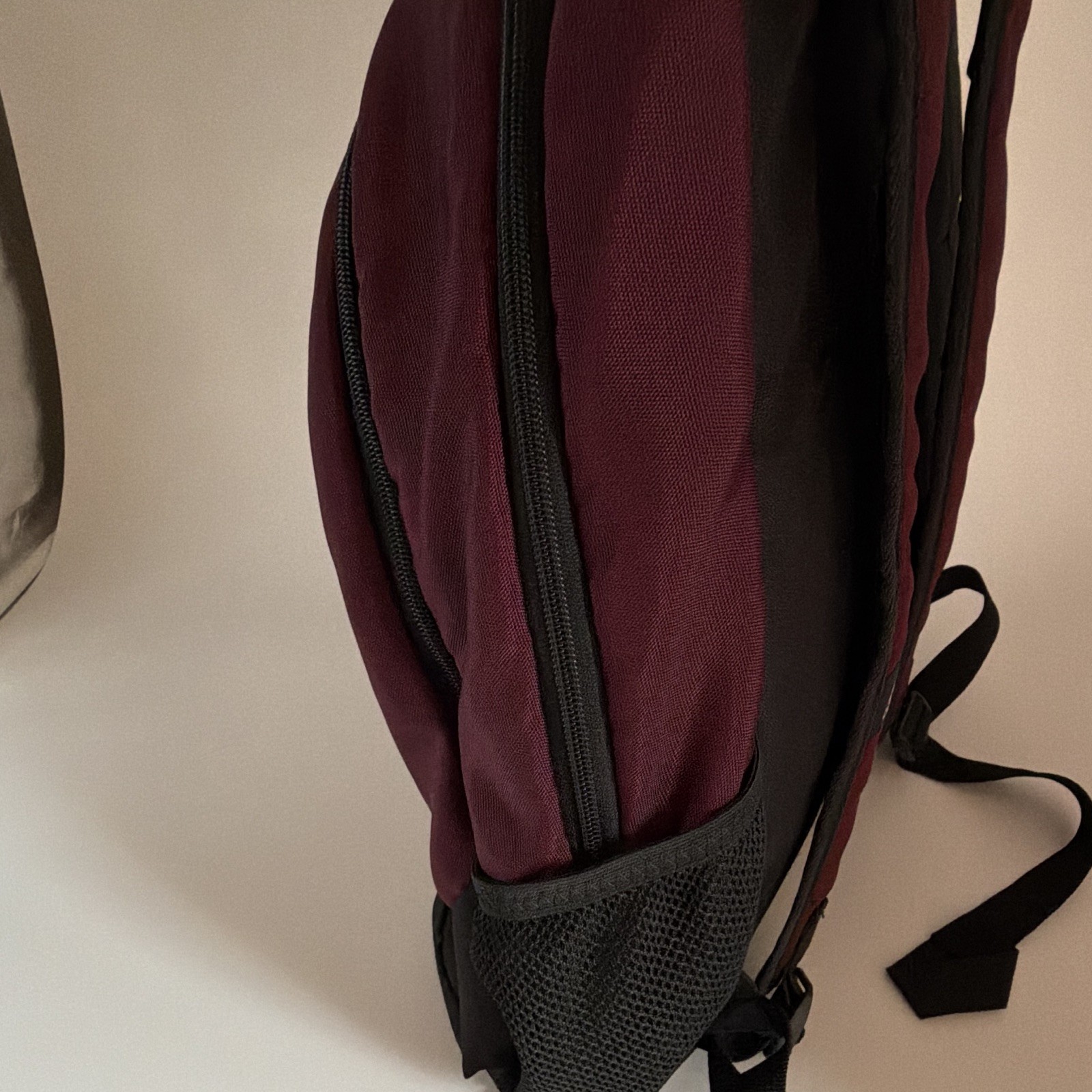 adidas Backpack Burgundy Black Adjustable Padded Straps Mesh Pocket Zip