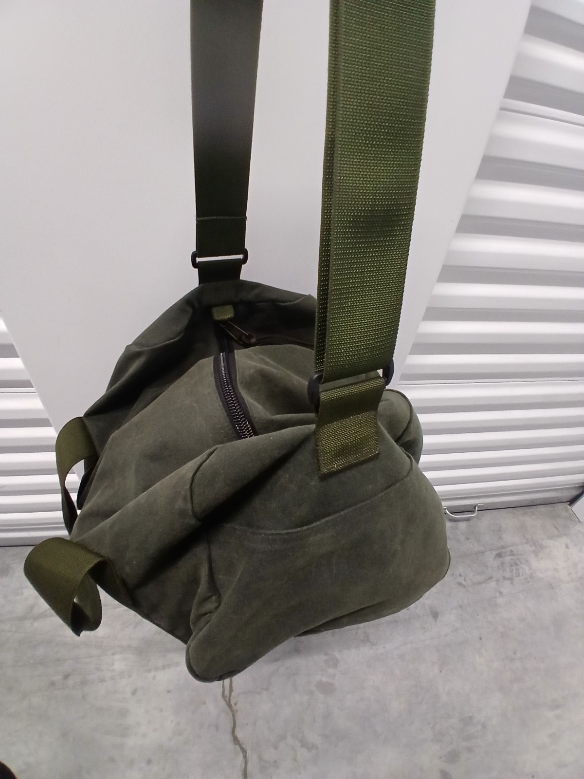 Filson Field Duffel, Small, Spruce Green, Tin Cloth, 33 Liters, Two Stow Pockets