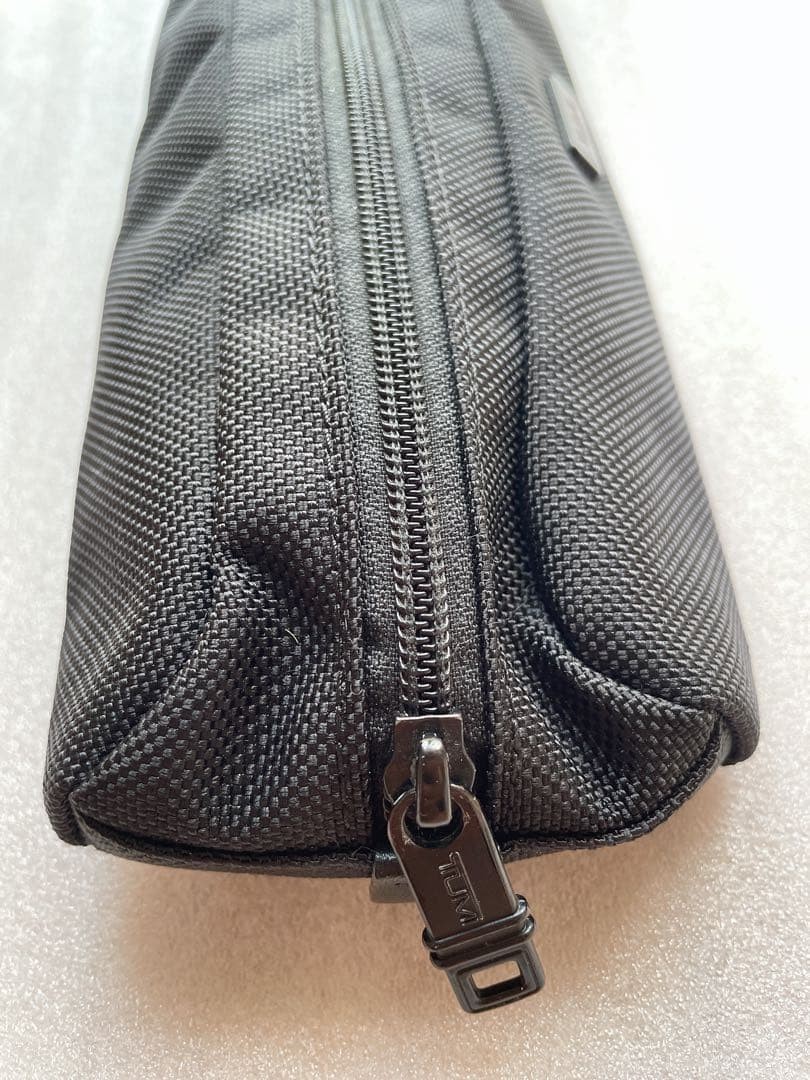 TUMI Gadget Pouch Cable Case Pen Case Travel Writing Instruments