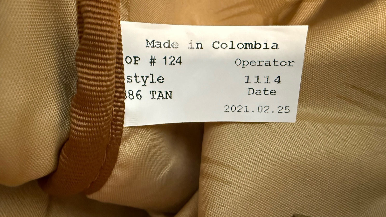 CLAIRE CHASE 22” Authentic Tan Leather Duffle Bag Travel Bag Made in Colombia
