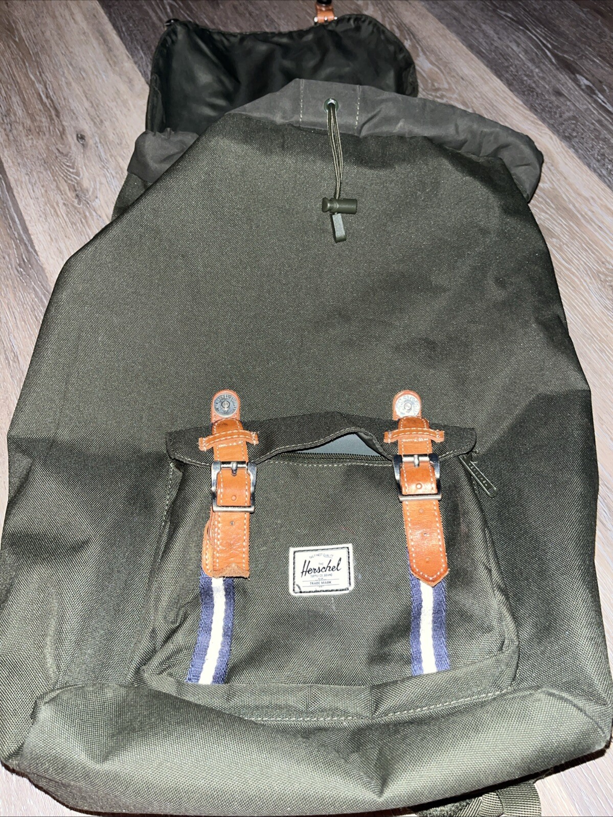The Herschel Supply Co Retreat Green Backpack w/ Laptop Slot Drawstring Closure