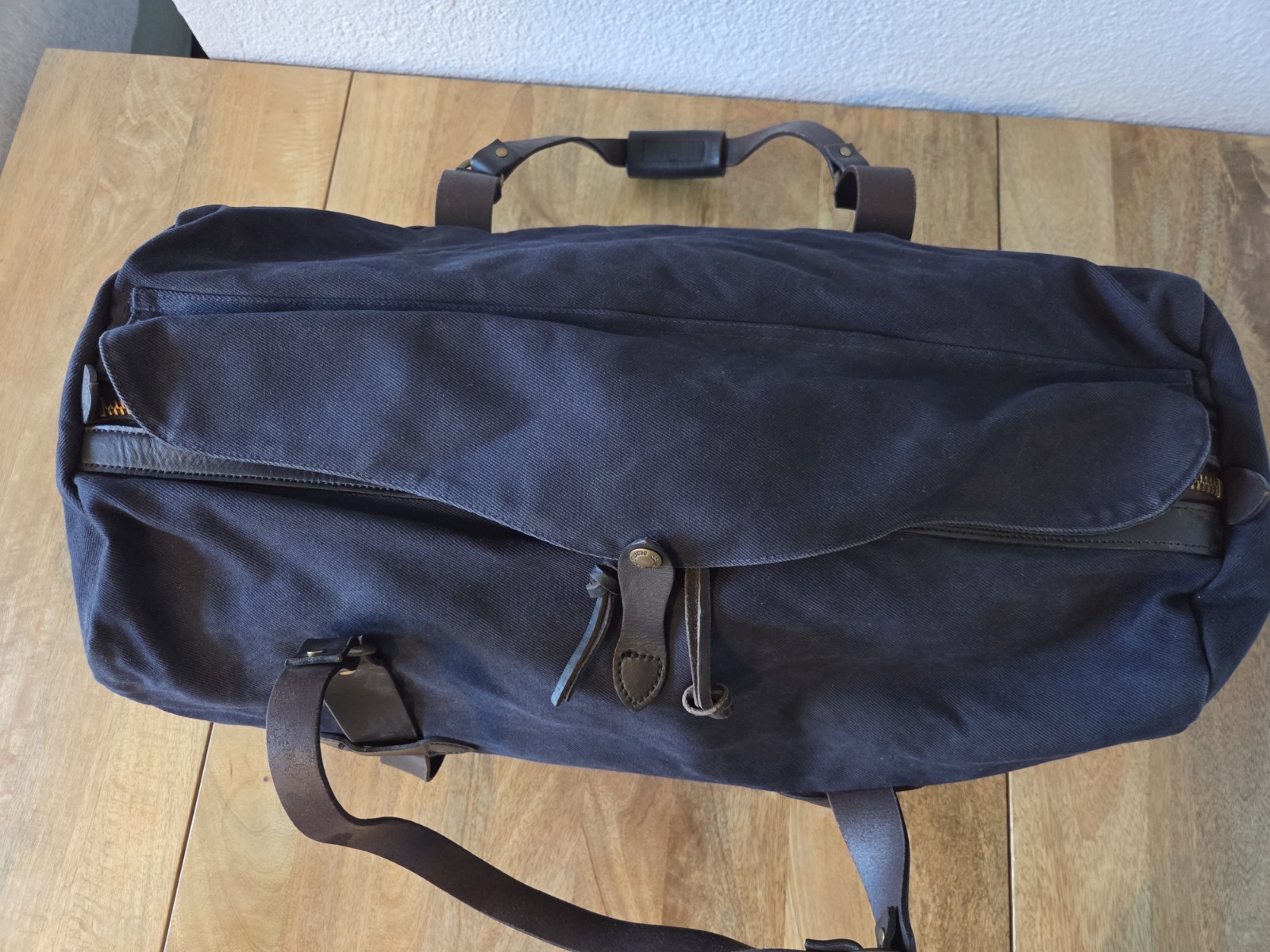 Filson Rugged Twill Medium Duffle Bag | Navy | USA Made | Old Size