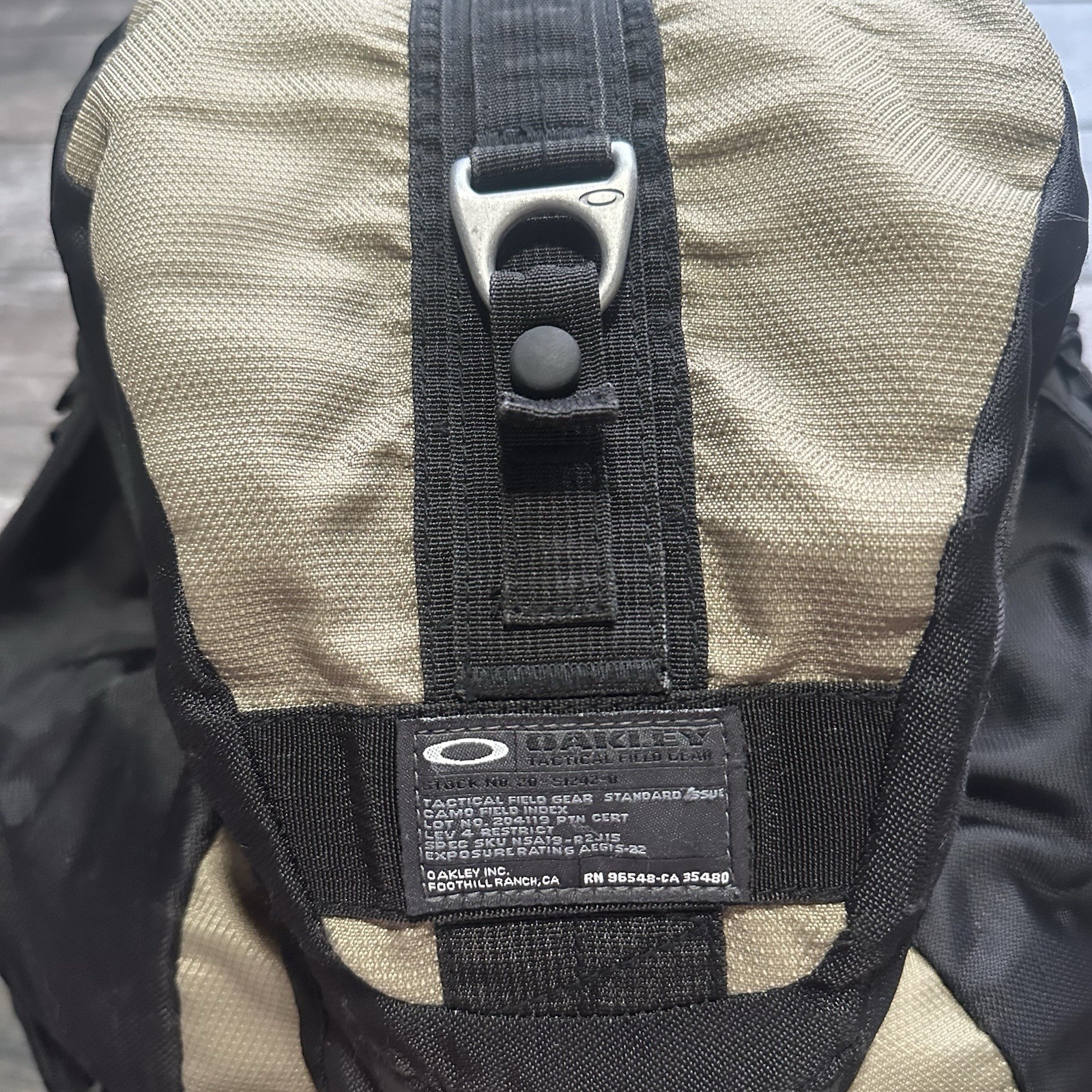 Y2K OAKLEY SOFTWARE ICON 3.0 TACTICAL GEAR BACKPACK TAN BEIGE BLACK CARGO (4)