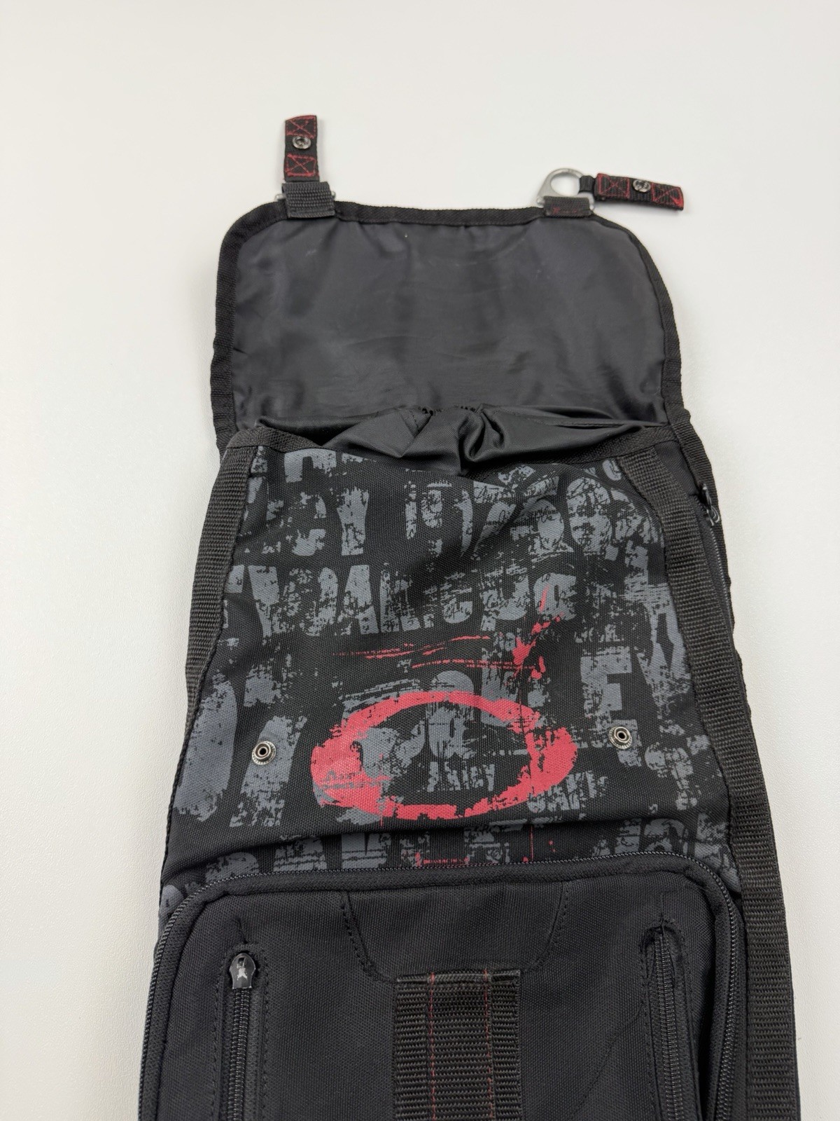Vintage Rare Archive Oakley Sling Crossbody Bag Y2K Gorpcore Vintage Style Black