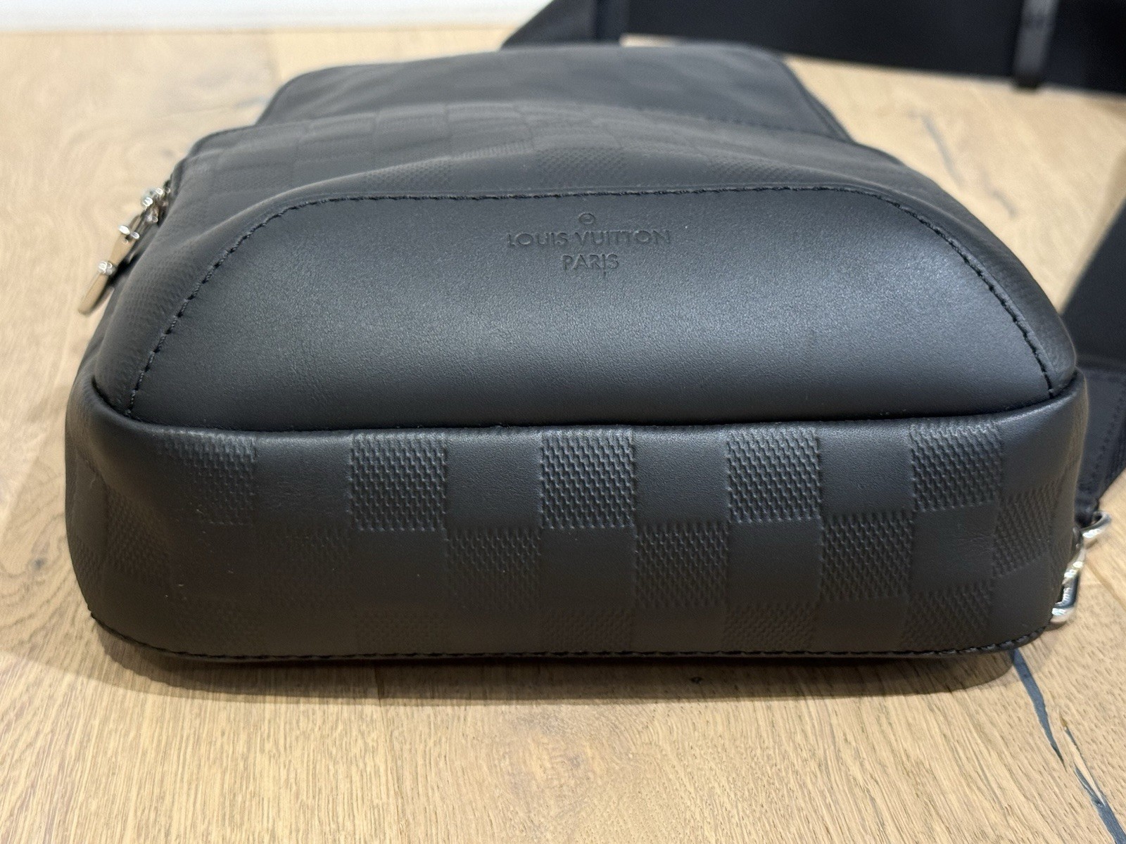 Louis Vuitton N41720 Damier Avenue Sling Bag Infini Leather