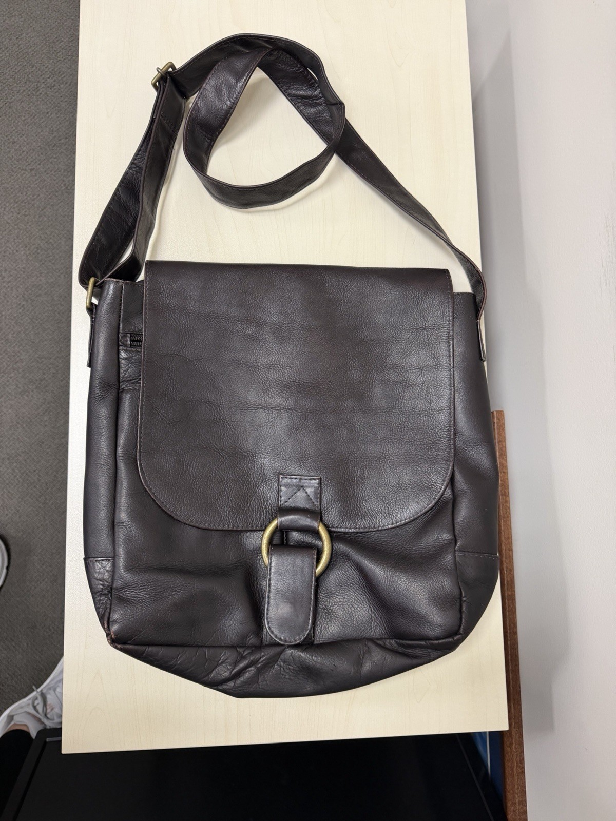 Leather Messenger Bag Adjustible Strap Multi-Pocket Unisex Brown Magnetic Snap