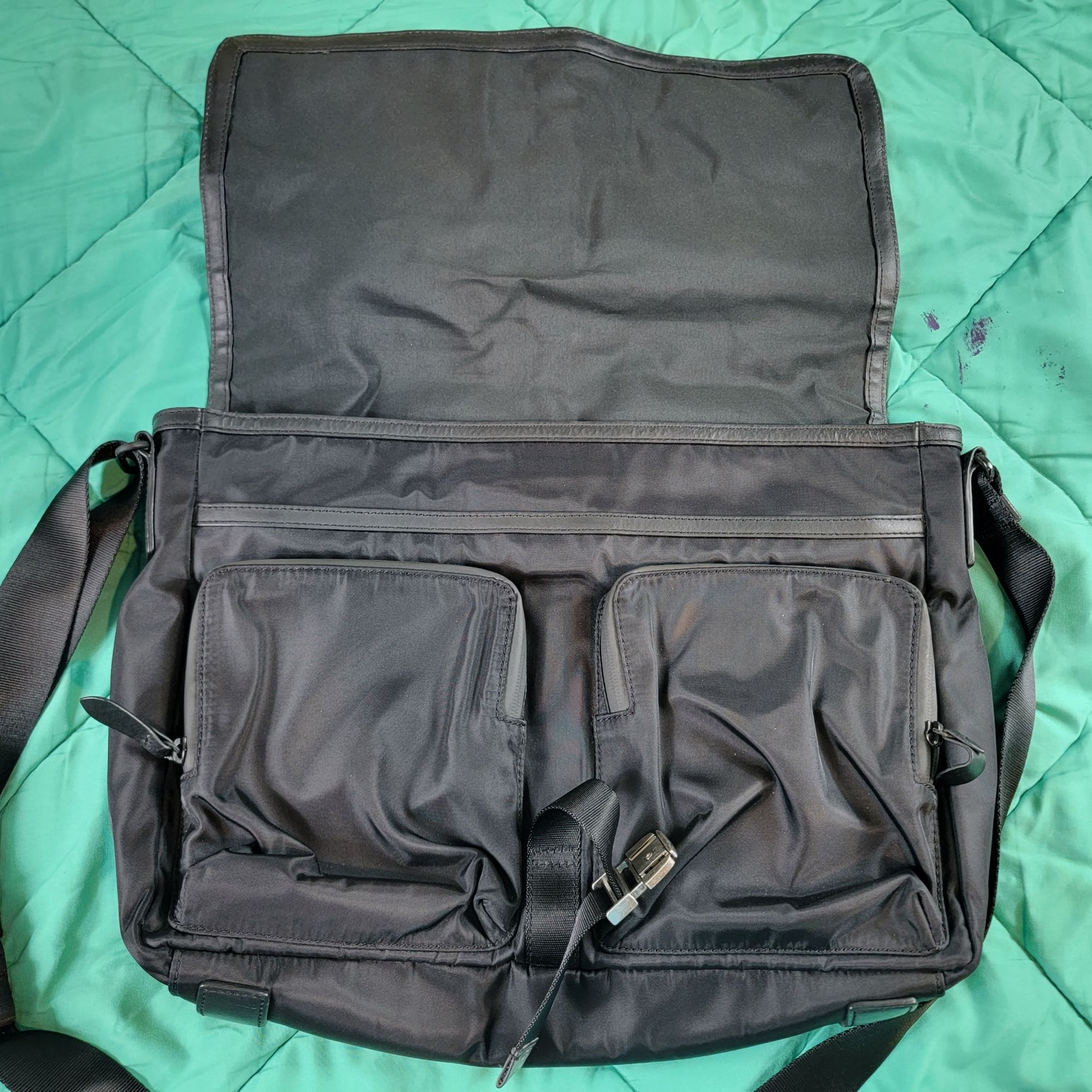 Cole Haan Zerogrand Field Adults Unisex Black Messenger Bag Work Casual Formal