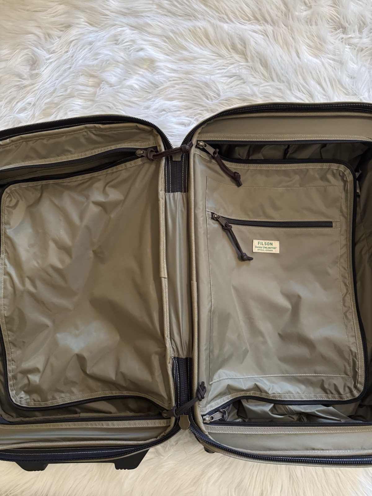 Filson x Ducks Unlimited Dryden Rolling Carry On Bag Luggage One Size Dry Grass